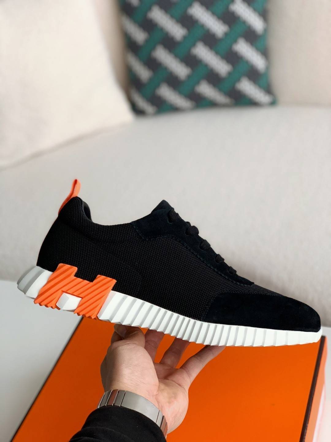 H**me5 Department sneakers