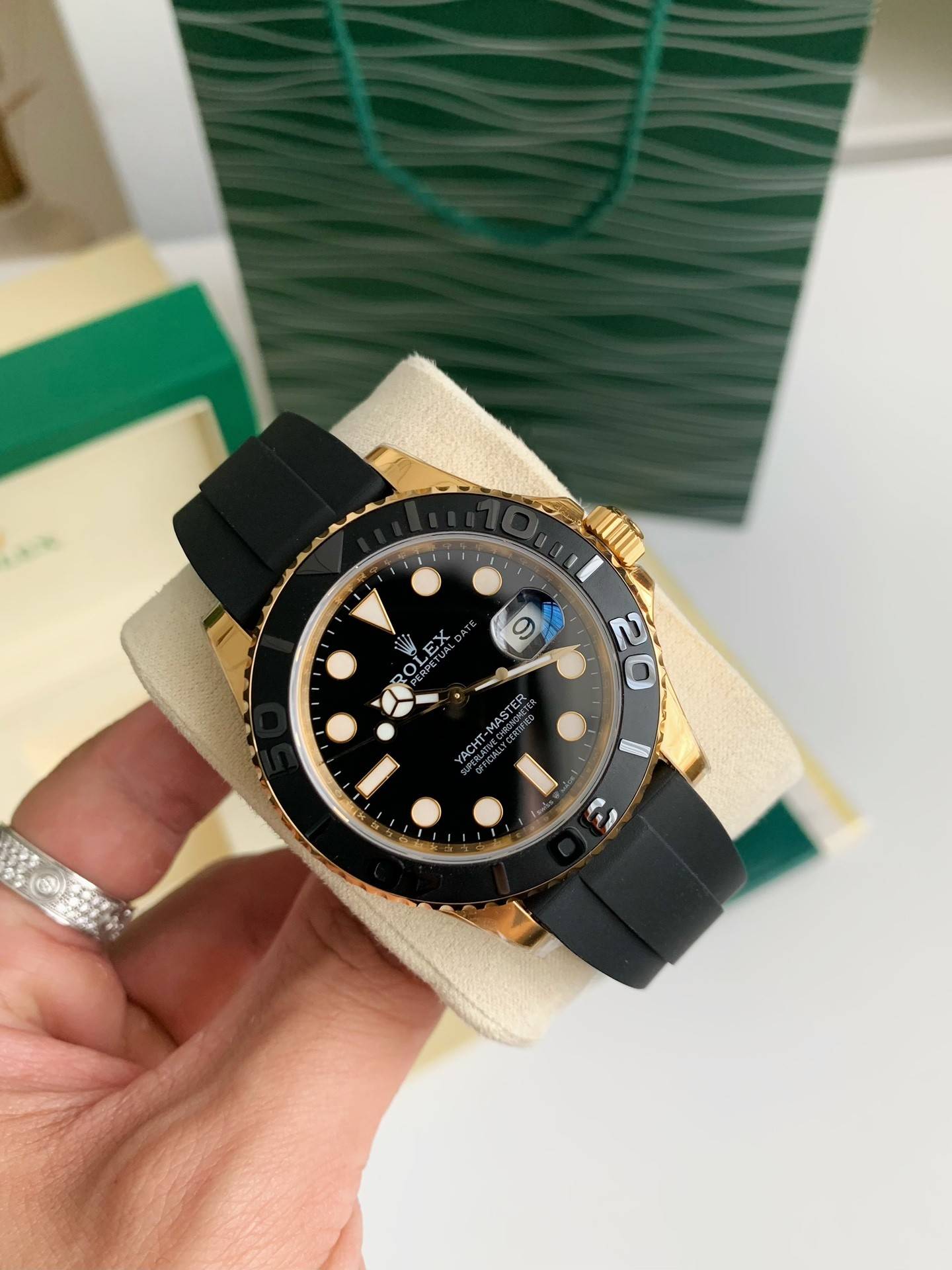 R01ex Yachting Celebrity Men’s Wristwatch Series，42mm