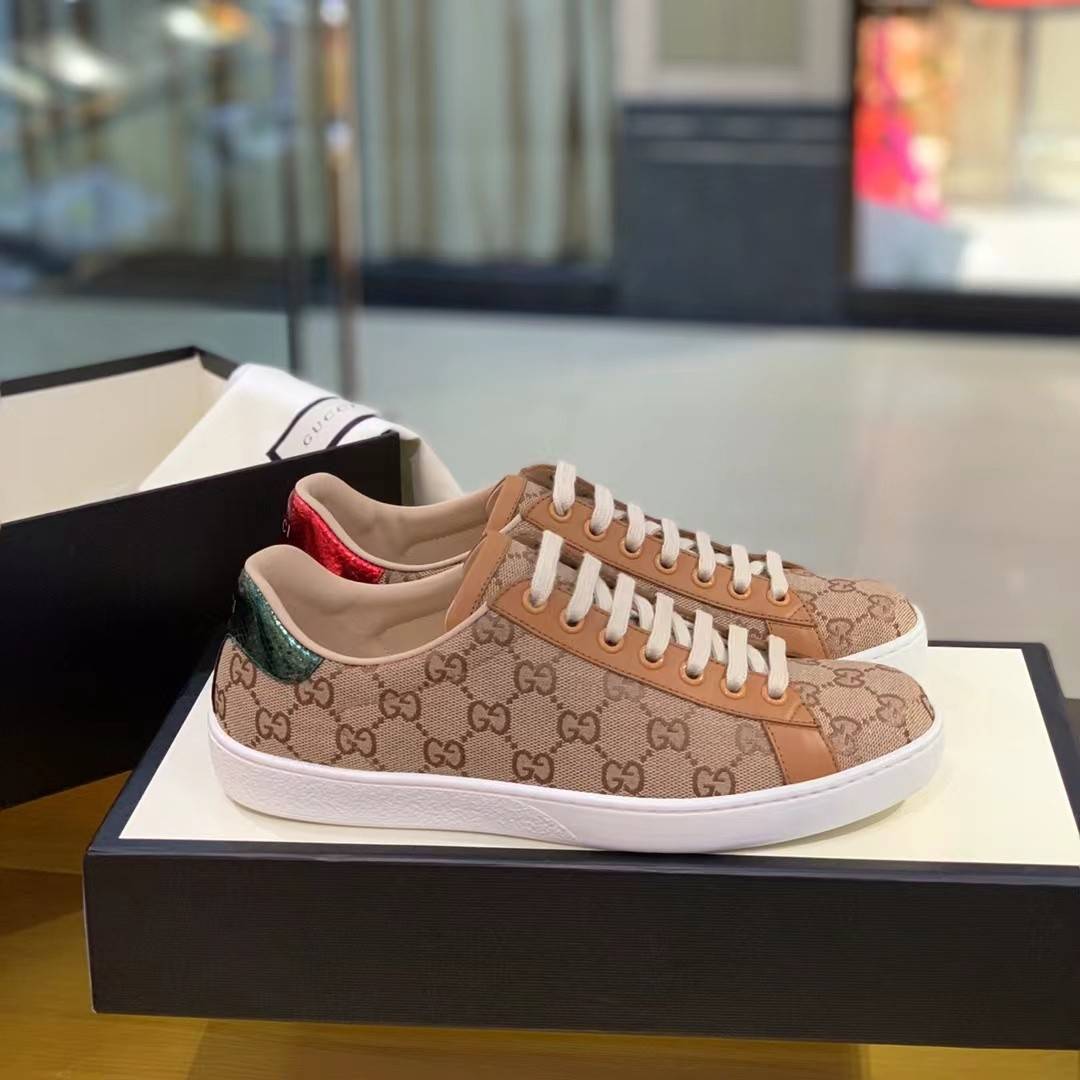 GU*Isneakers S*pport chip phone sensing