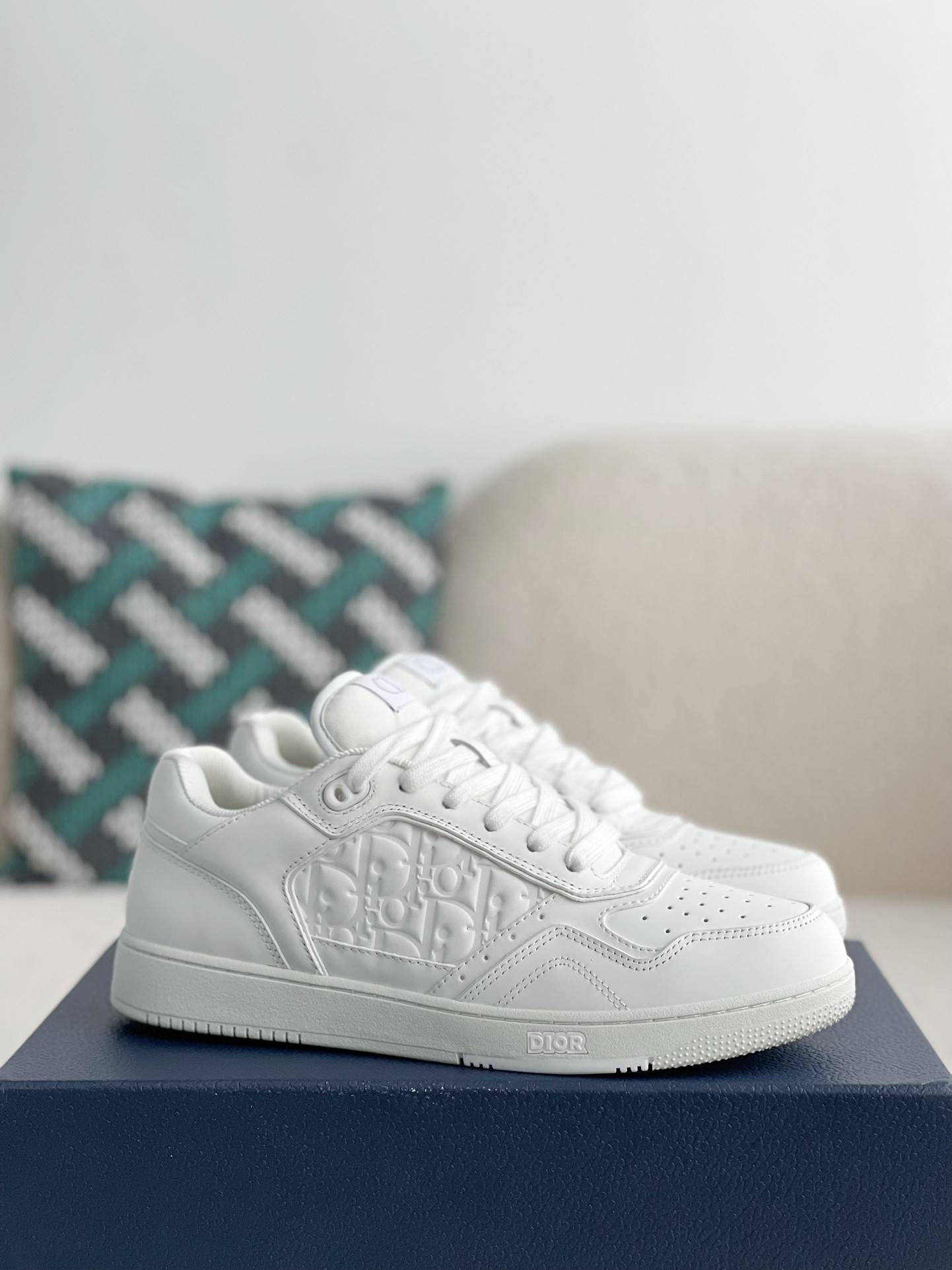 D*OR New B27 Sneaker