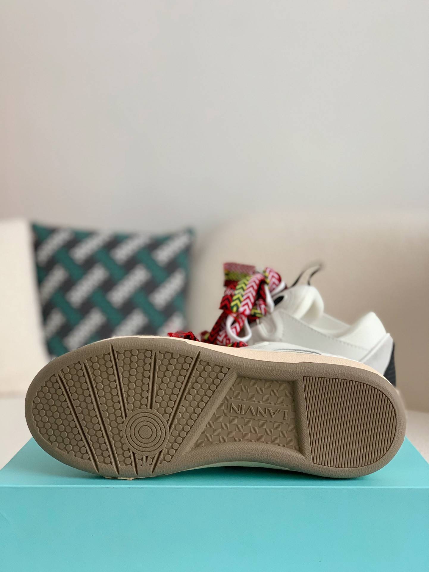 LA*N Sneaker