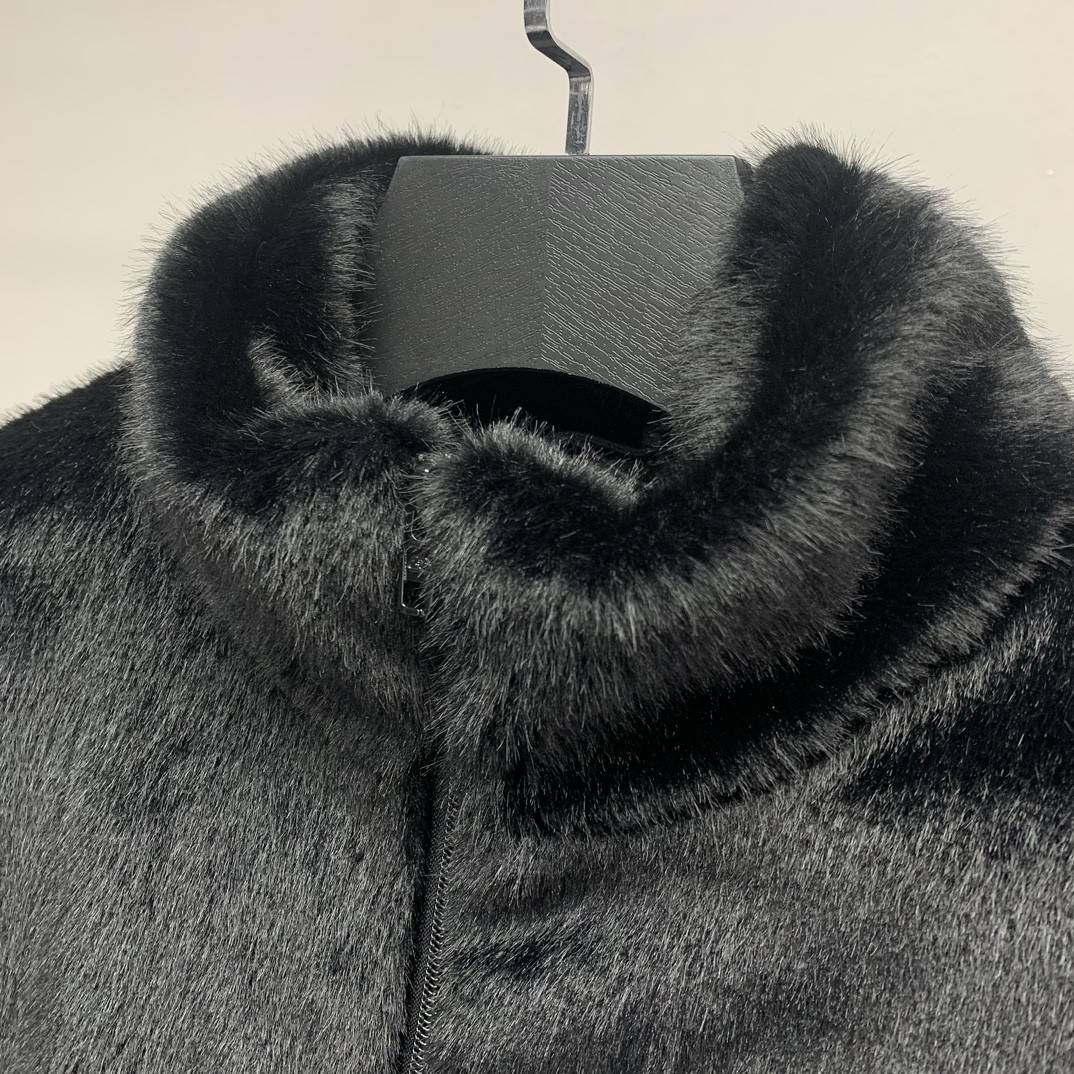 Ba1en*iaga embroidered fur jacket