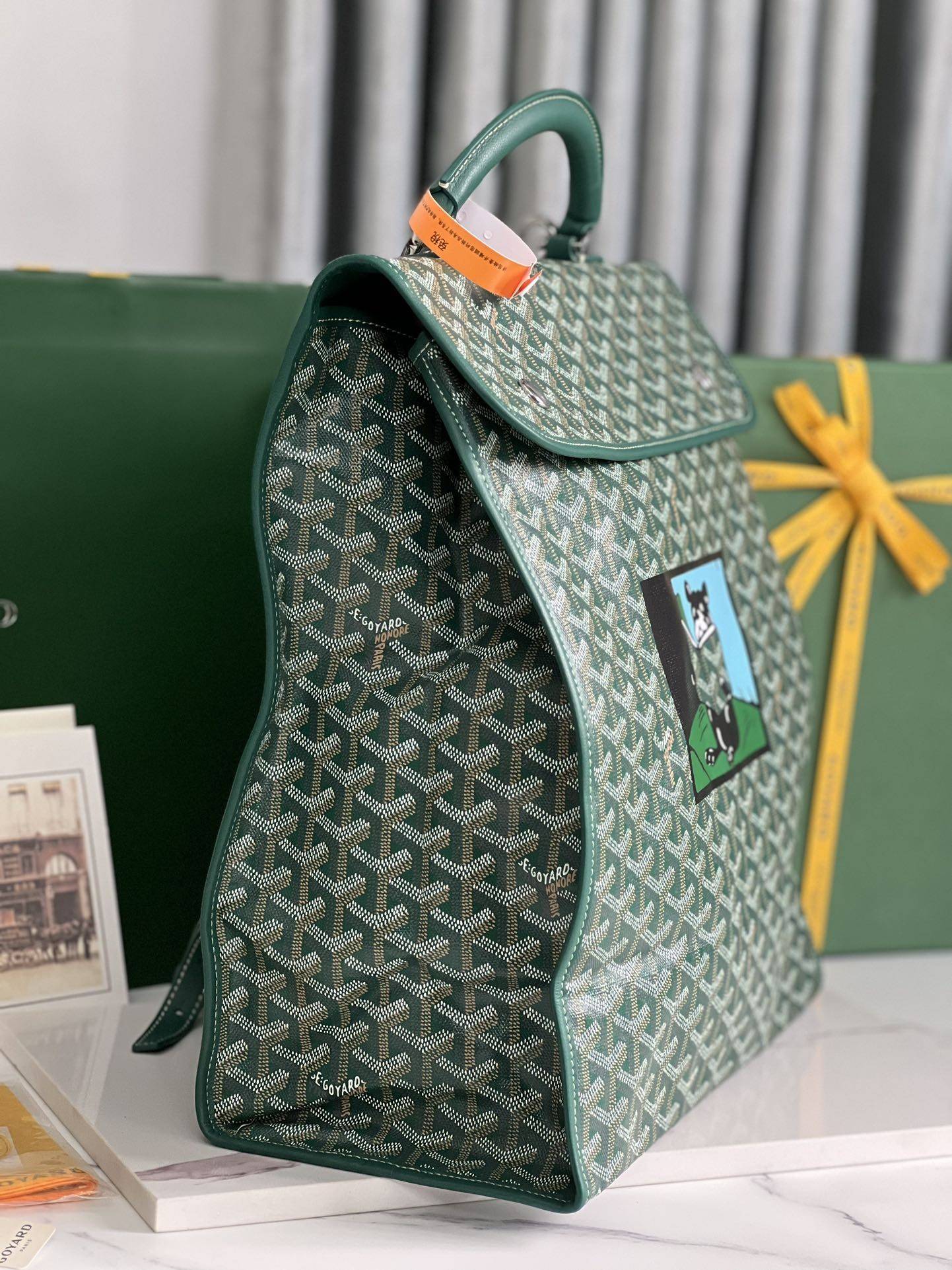 G09ard Limited Edition Bucket Saint Leger Folding Backpack  Size: 33 * 35 * 16cm