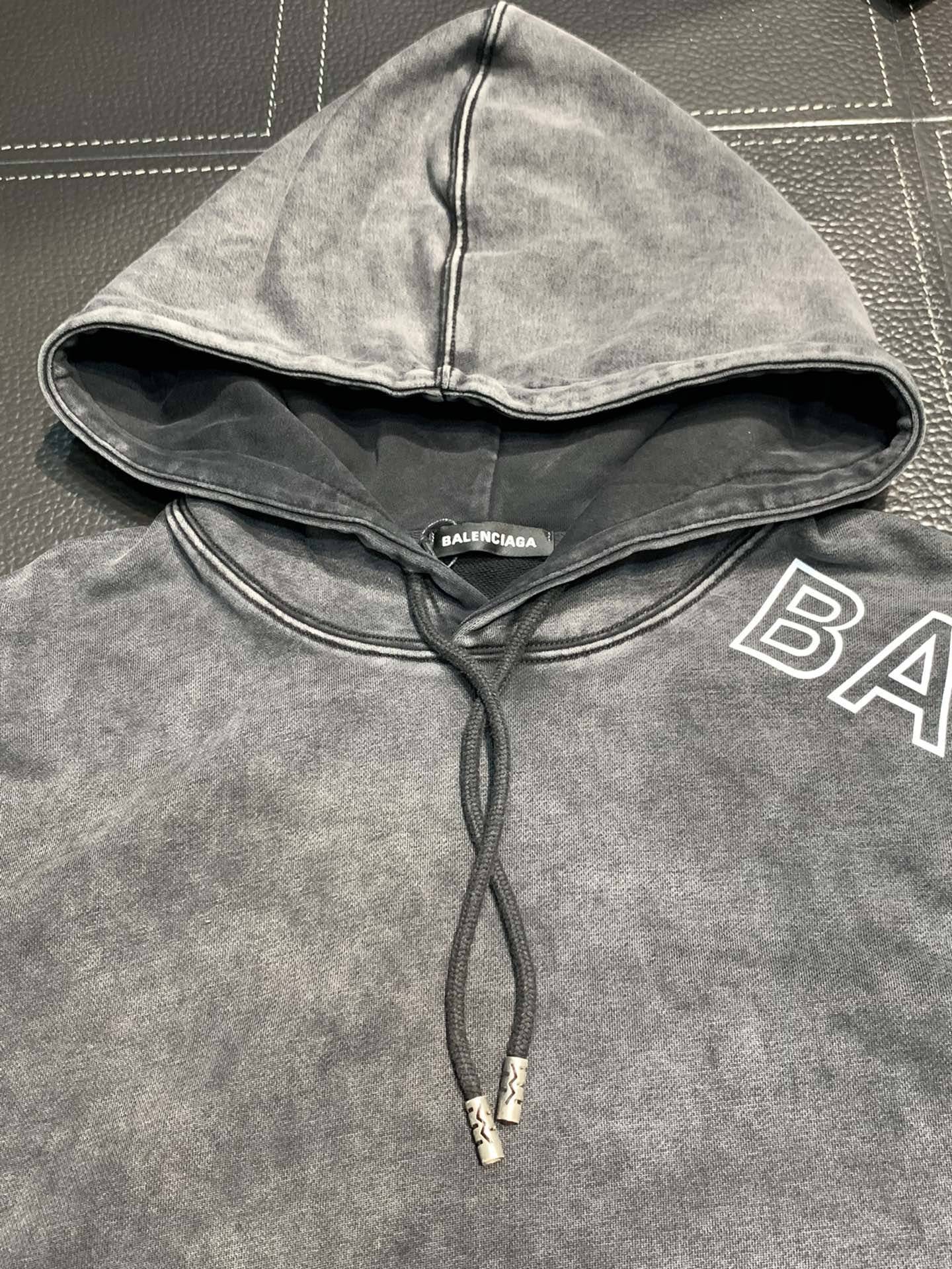 Ba1en*iaga  Men