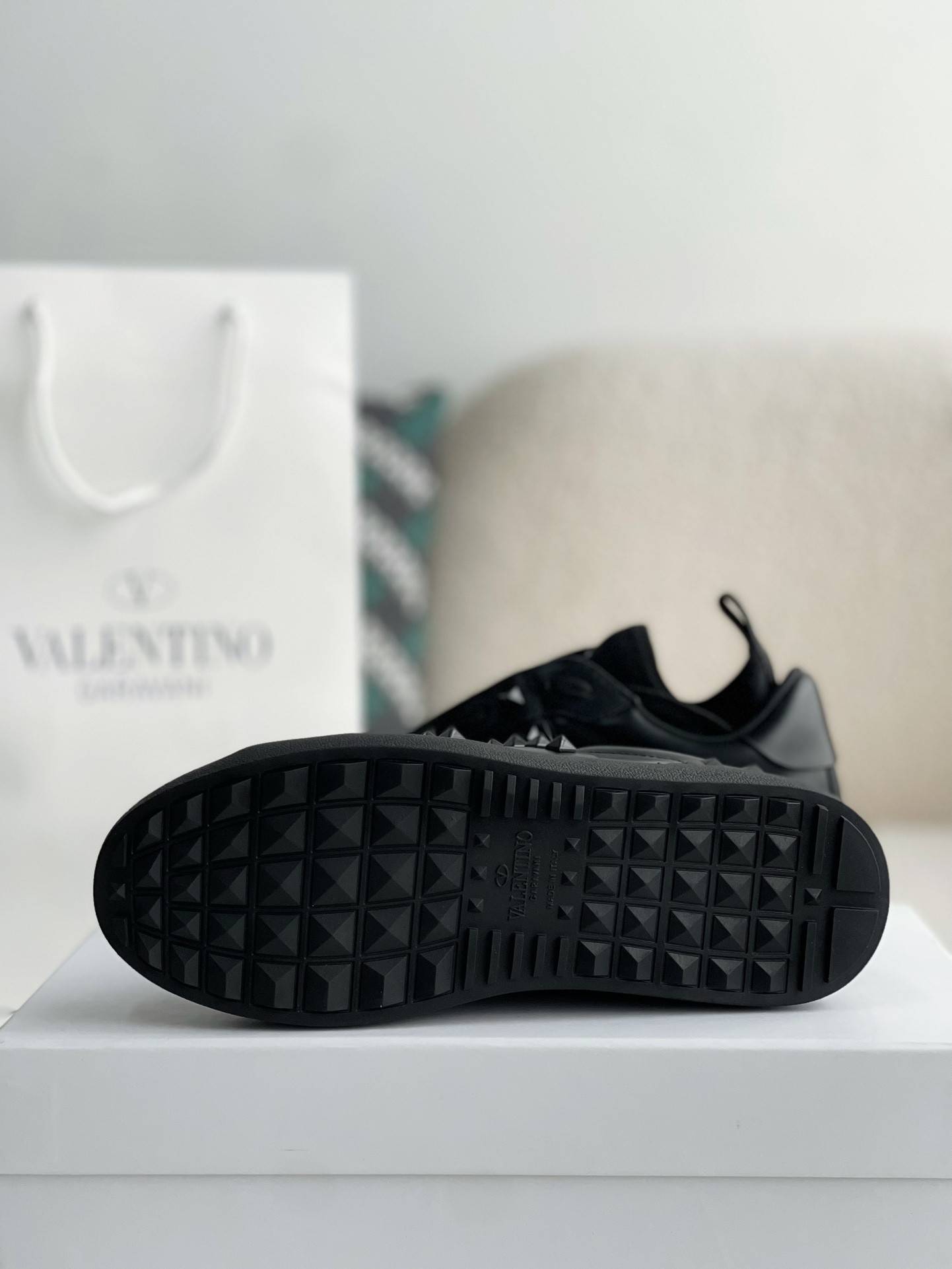 Va1e*ntin0 One Stud Sneakers
