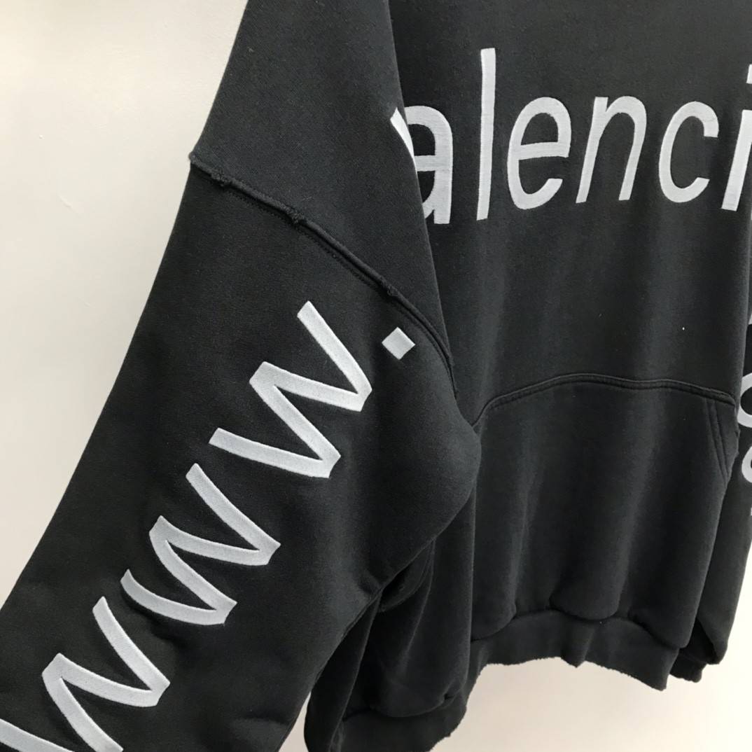 Ba1en*iaga lettered hooded sweatshirt