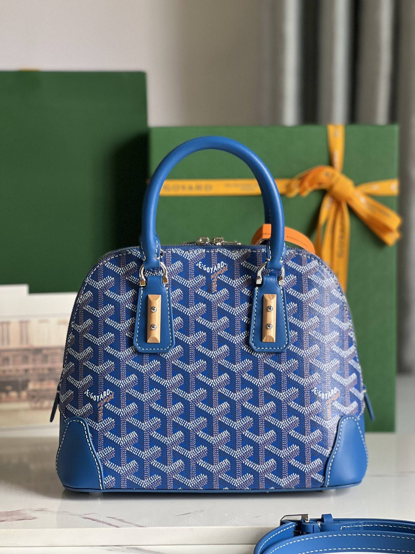 G09ard Vend?me Shell Bag, Top Quality  Size: 23 * 18.5 * 10cm      ?