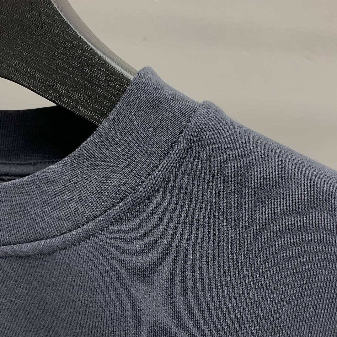 Ba1en*iaga M-shaped sweatshirt