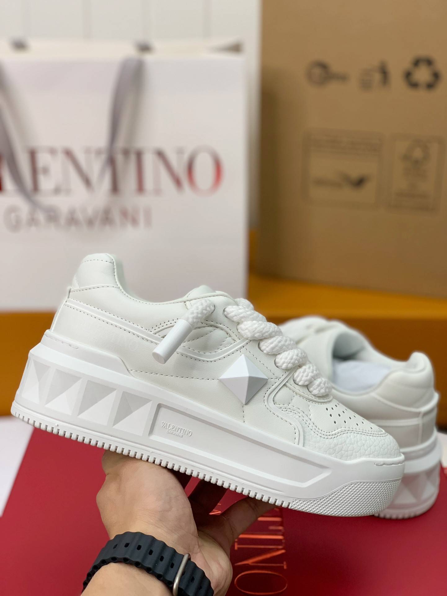Va1e*ntin0 one stud sneakers