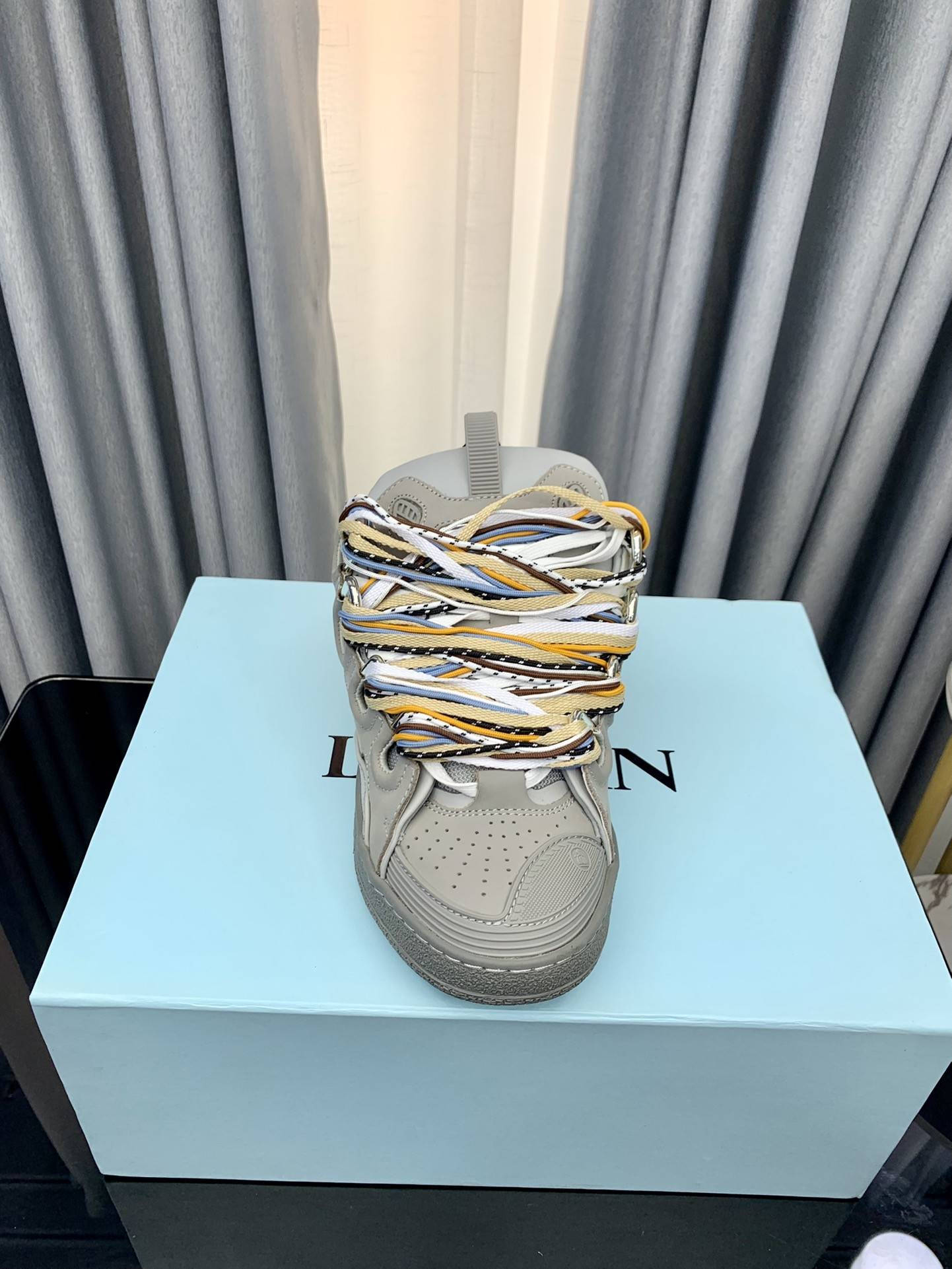 LA*N Sneaker