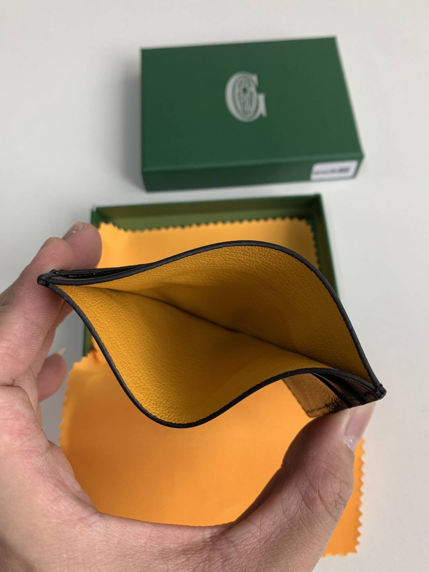 G09ard Card bag