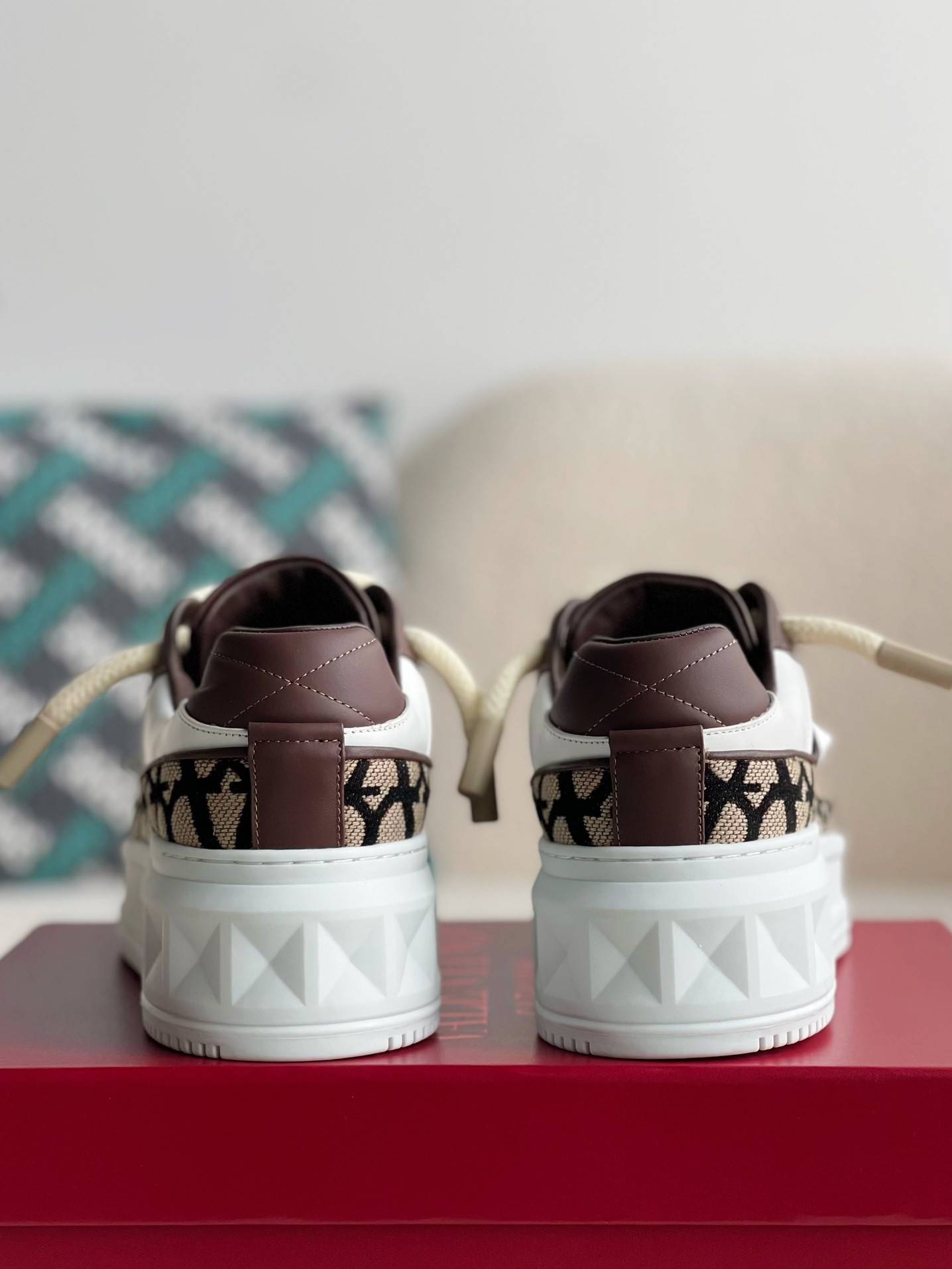Va1e*ntin0 One Stud Sneakers