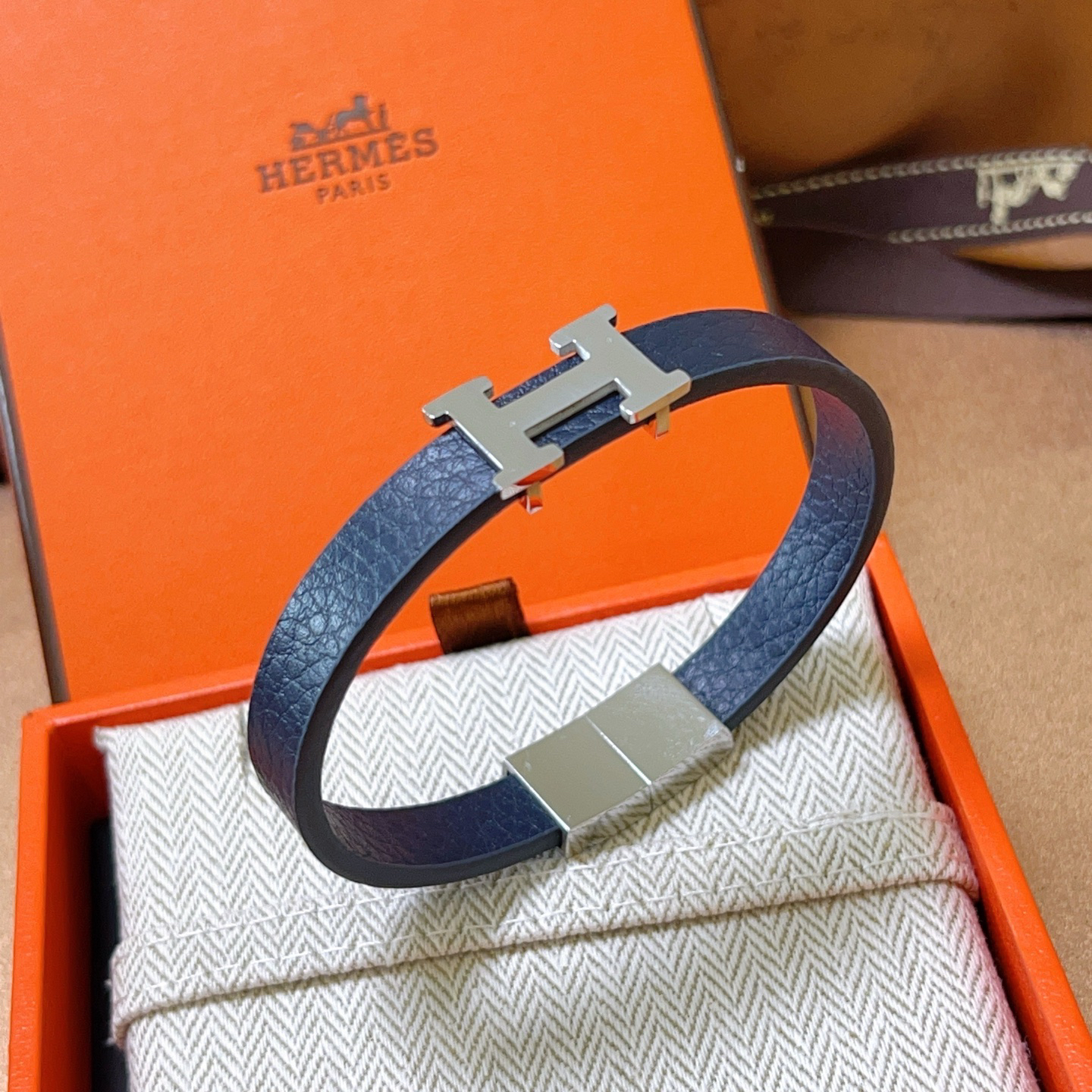 H**me5 leather strap pure handmade leather material series 18k gold bracelet