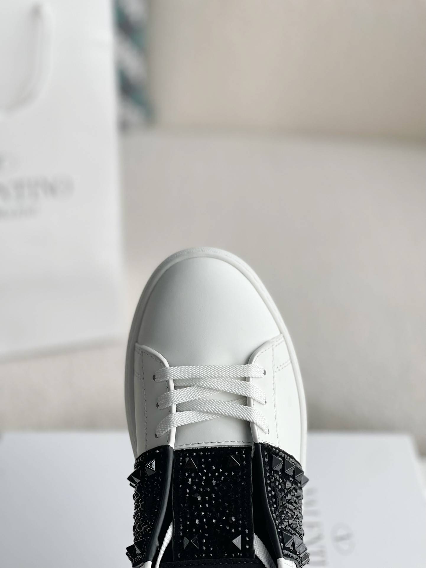 Va1e*ntin0 One Stud Sneakers