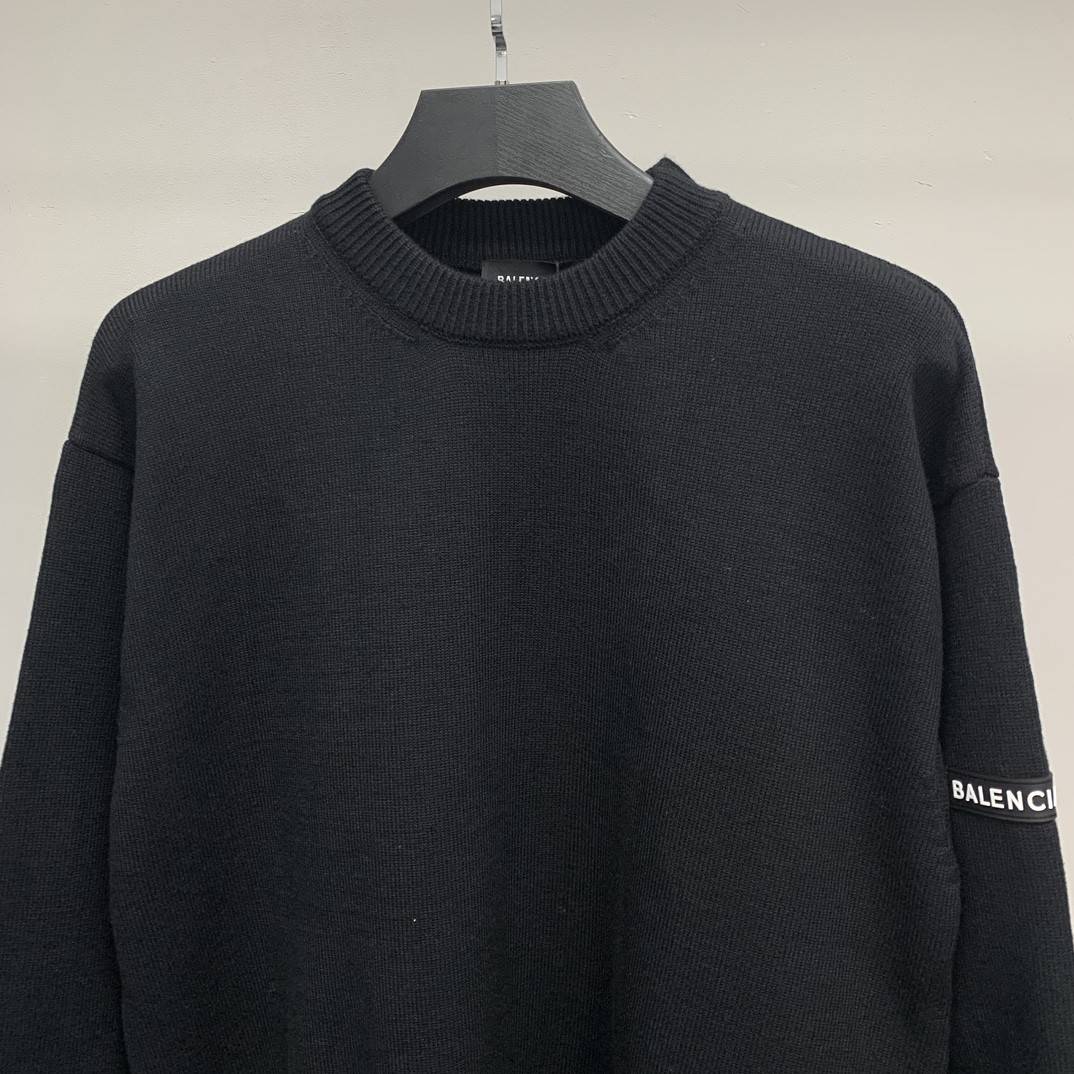 Ba1en*iaga BLCG armband sweater