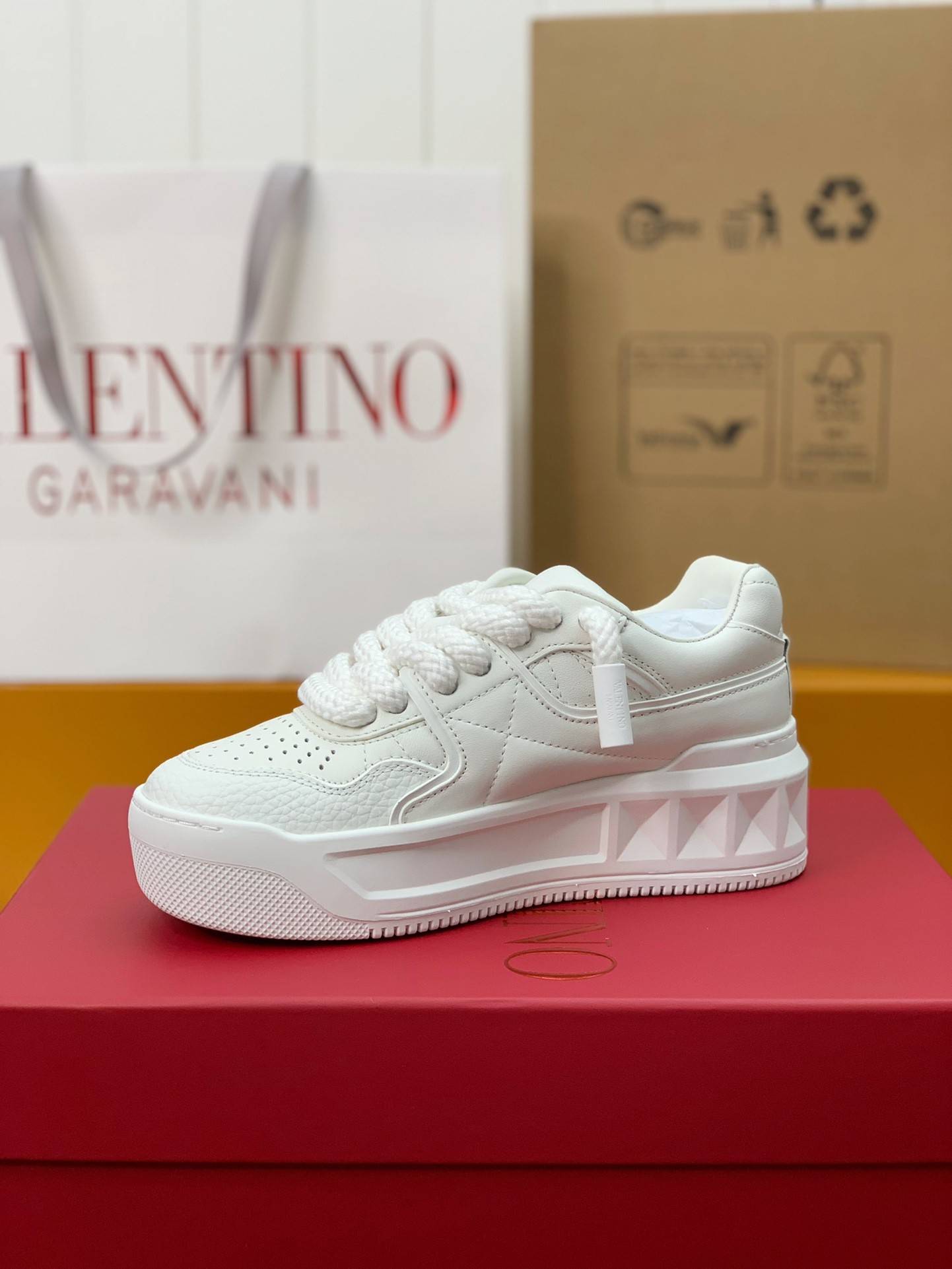 Va1e*ntin0 one stud sneakers