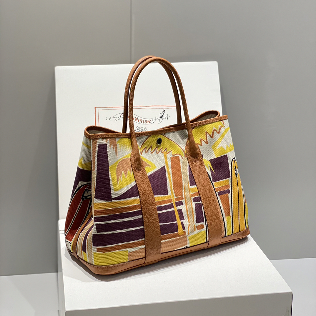 H**me5 painted graffiti French fjord imported original cowhide wax thread sewing master craft painted canvas 36*30cm