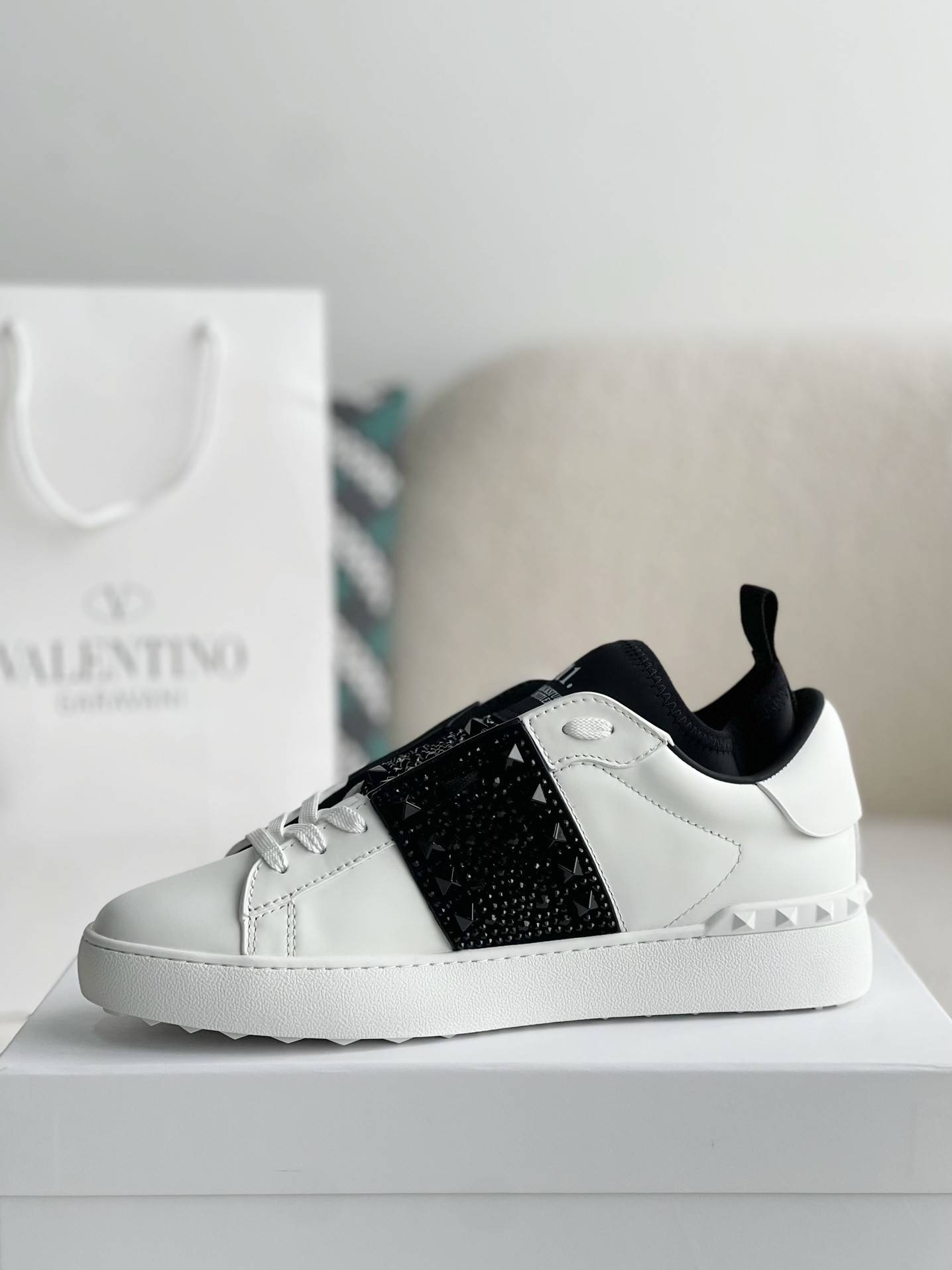 Va1e*ntin0 One Stud Sneakers