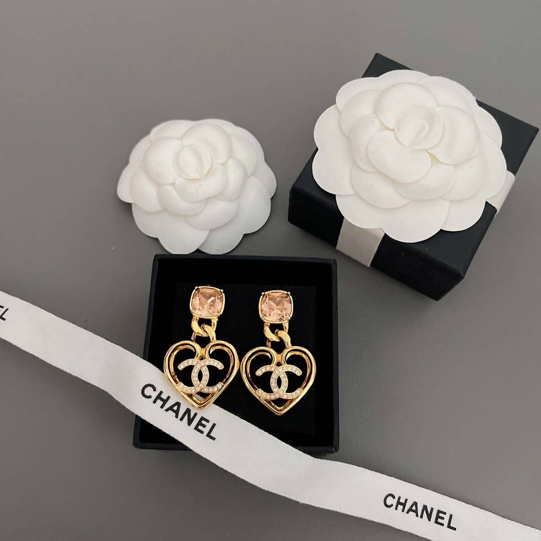Ch**el Square D1am0nd Heart Stud Earrings