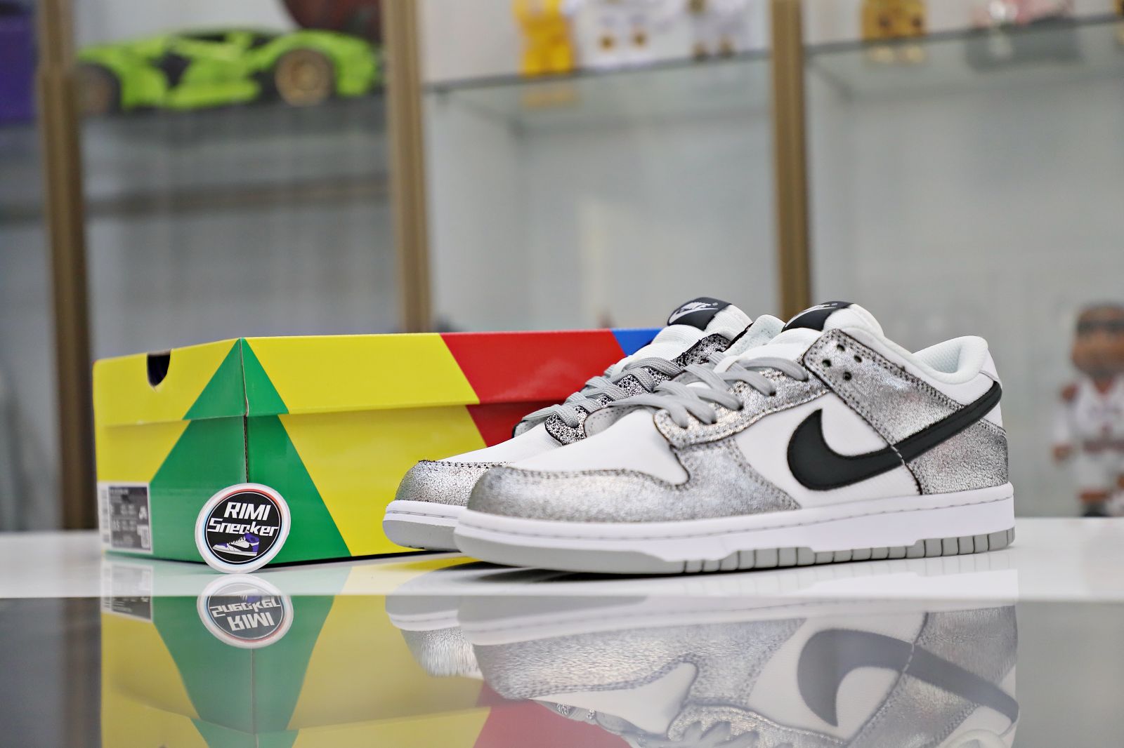 WMNS DUNK LOW