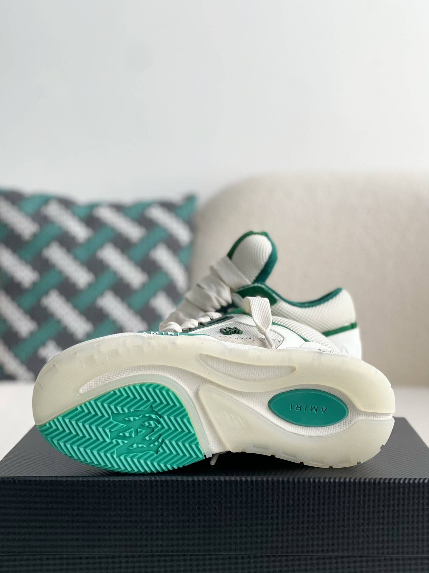 A*RI sneaker