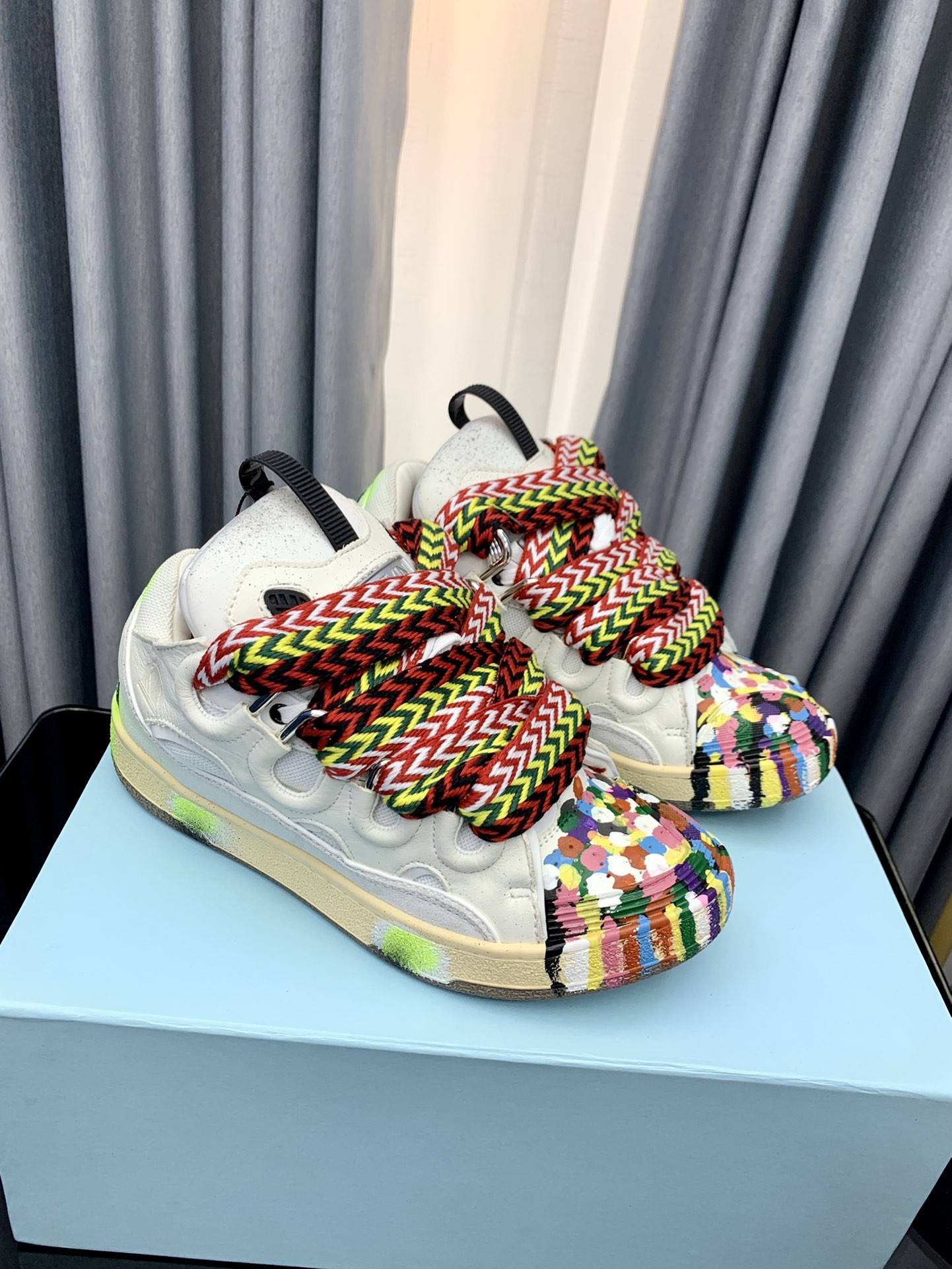 LA*N Sneaker