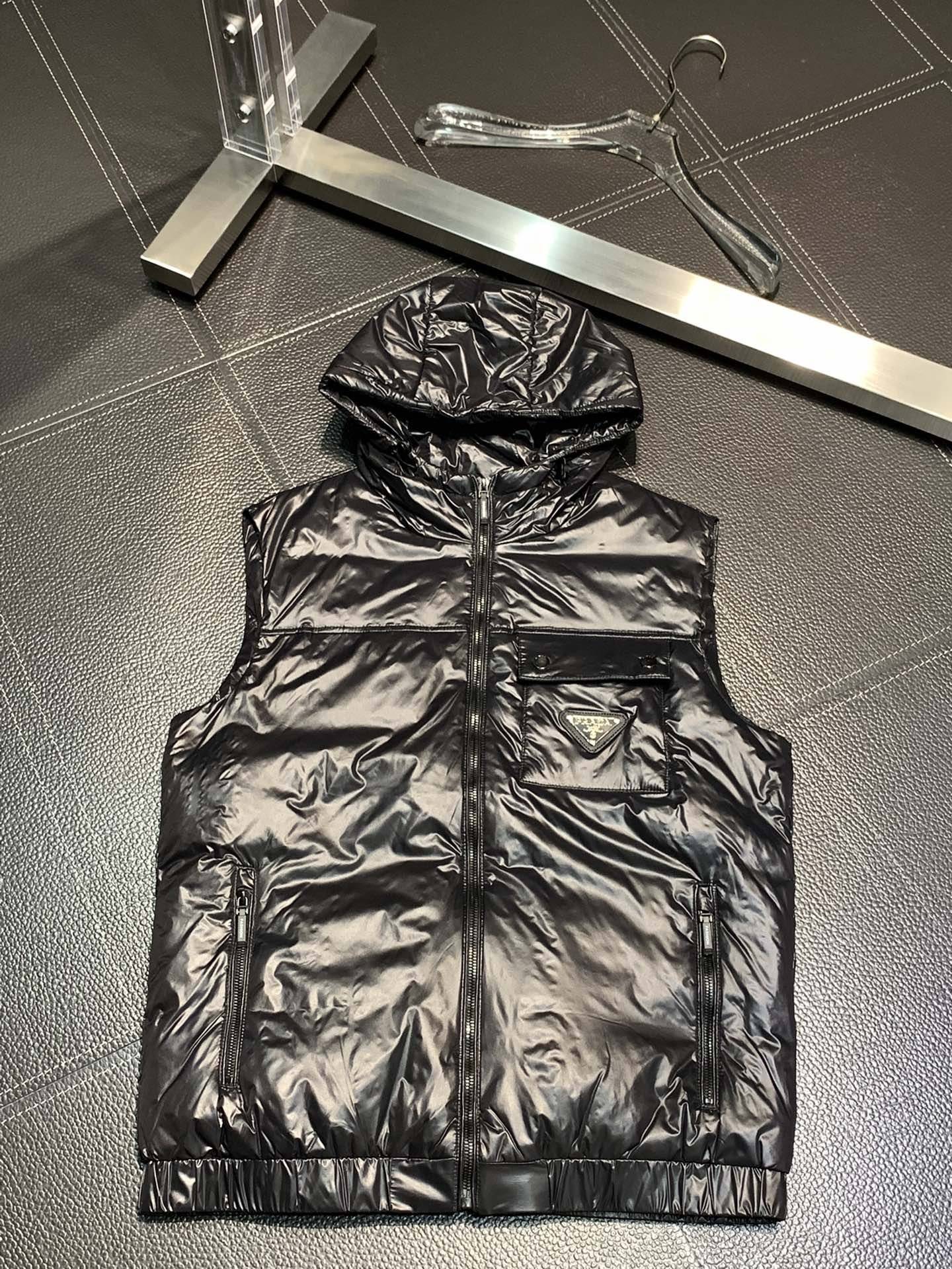 Pra*a turtleneck down vest
