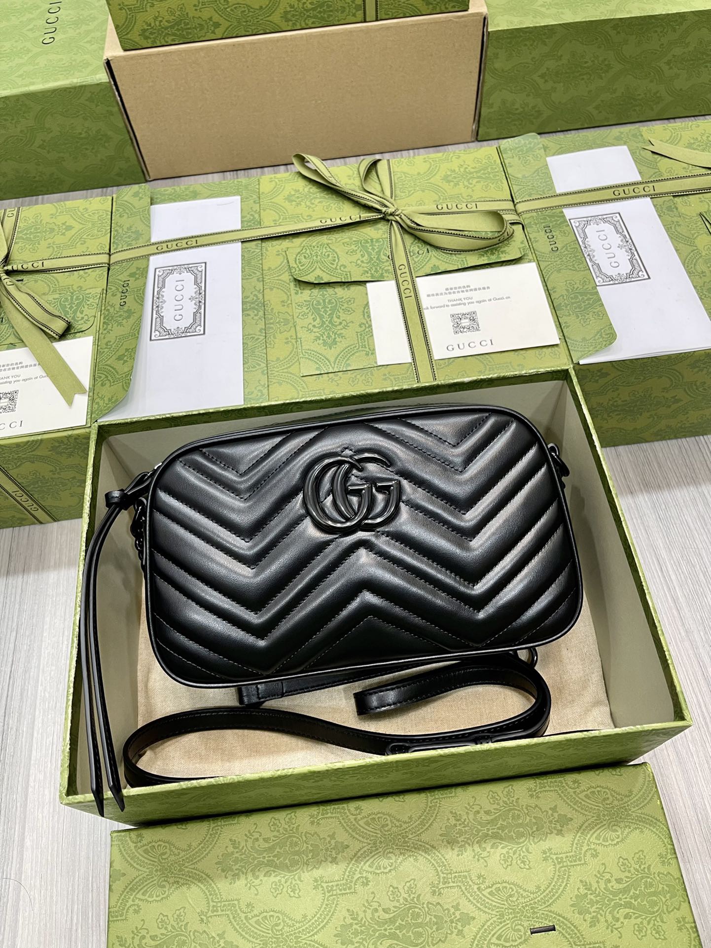 Gvc*1 Marmont series model number: 447632 Size: 24*13*7cm