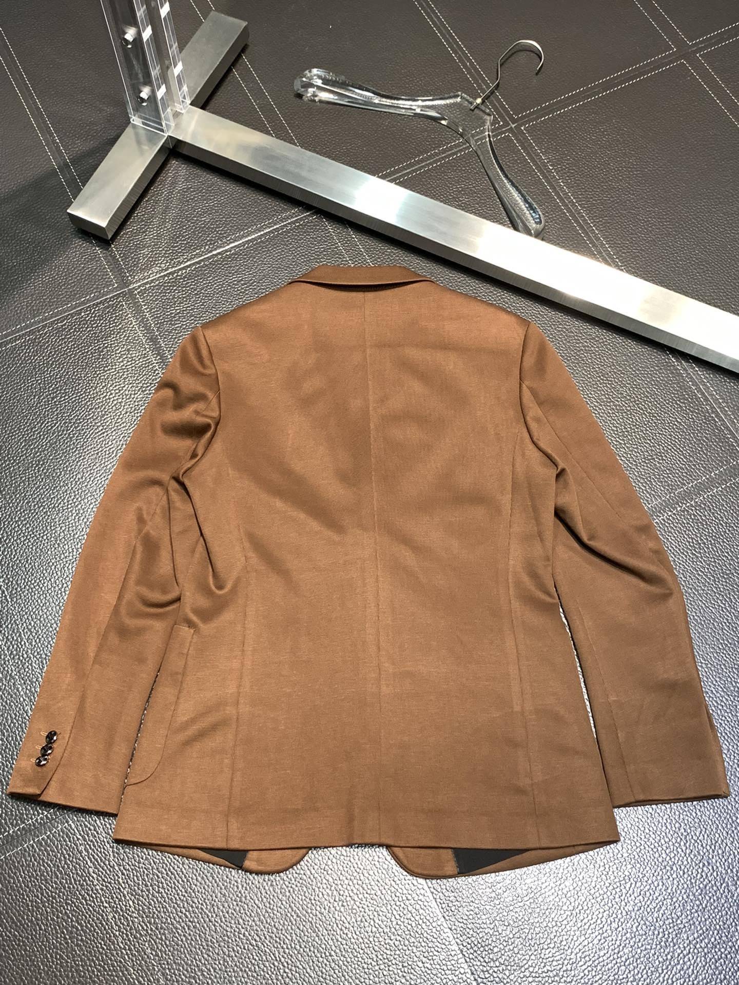 H**me5 suit jacket