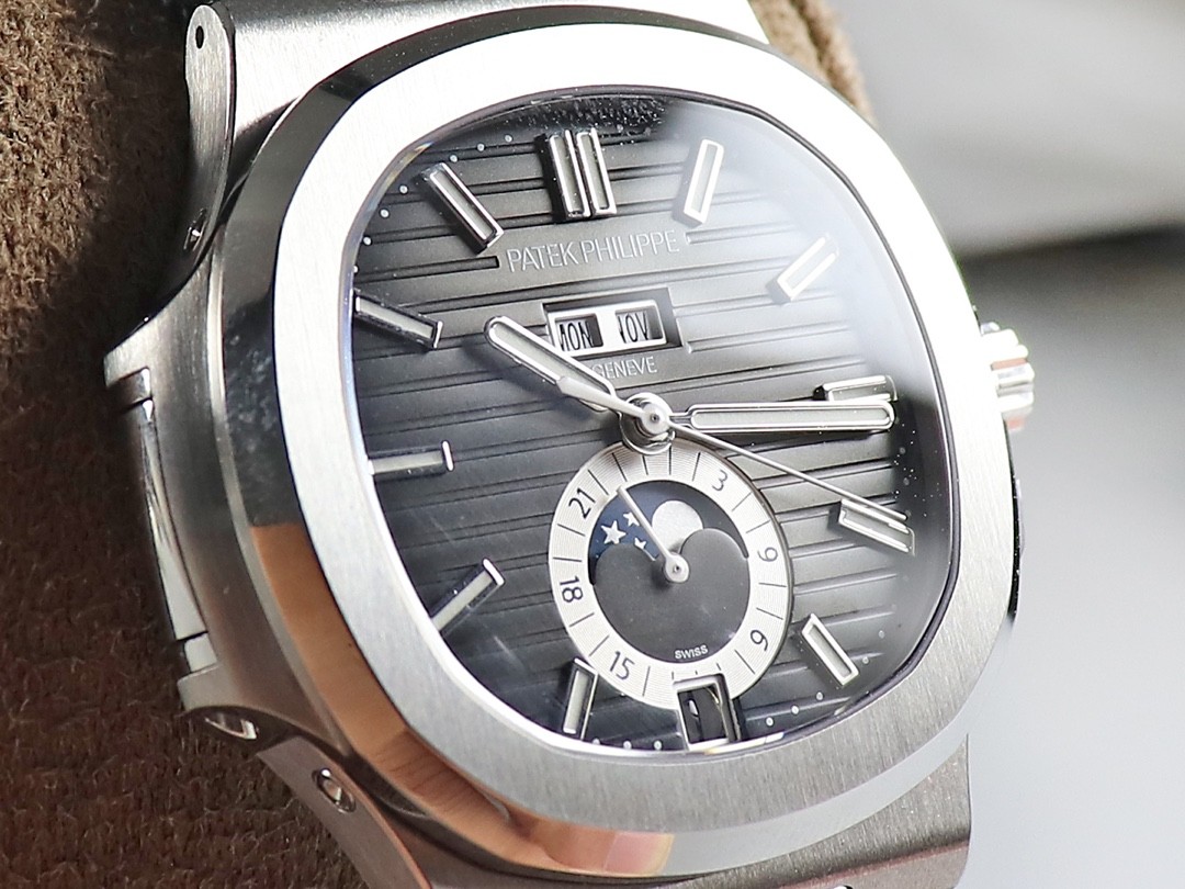 Pat*k Phi1i*pe 5726 series watch
