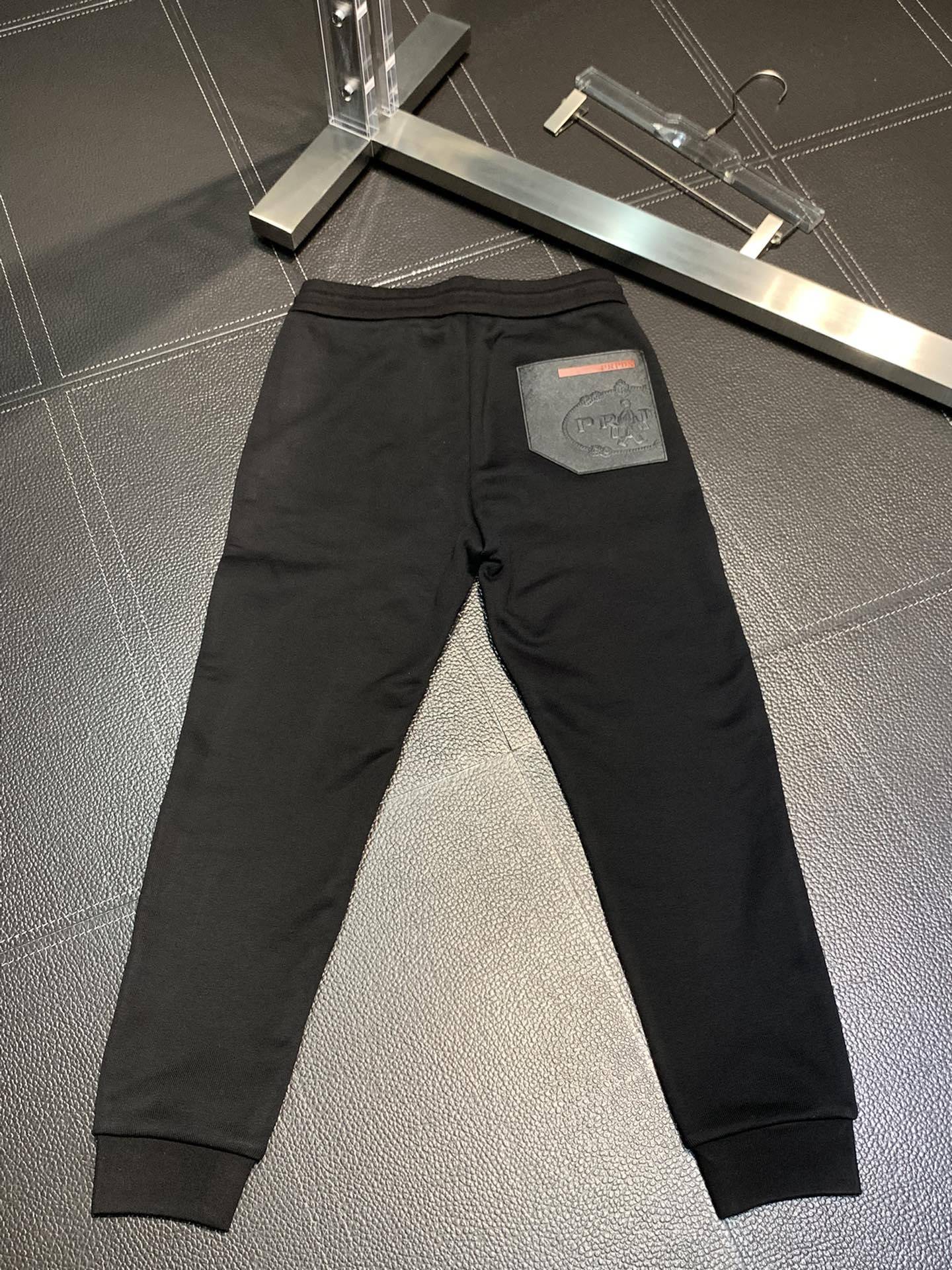 Pra*a Casual trousers