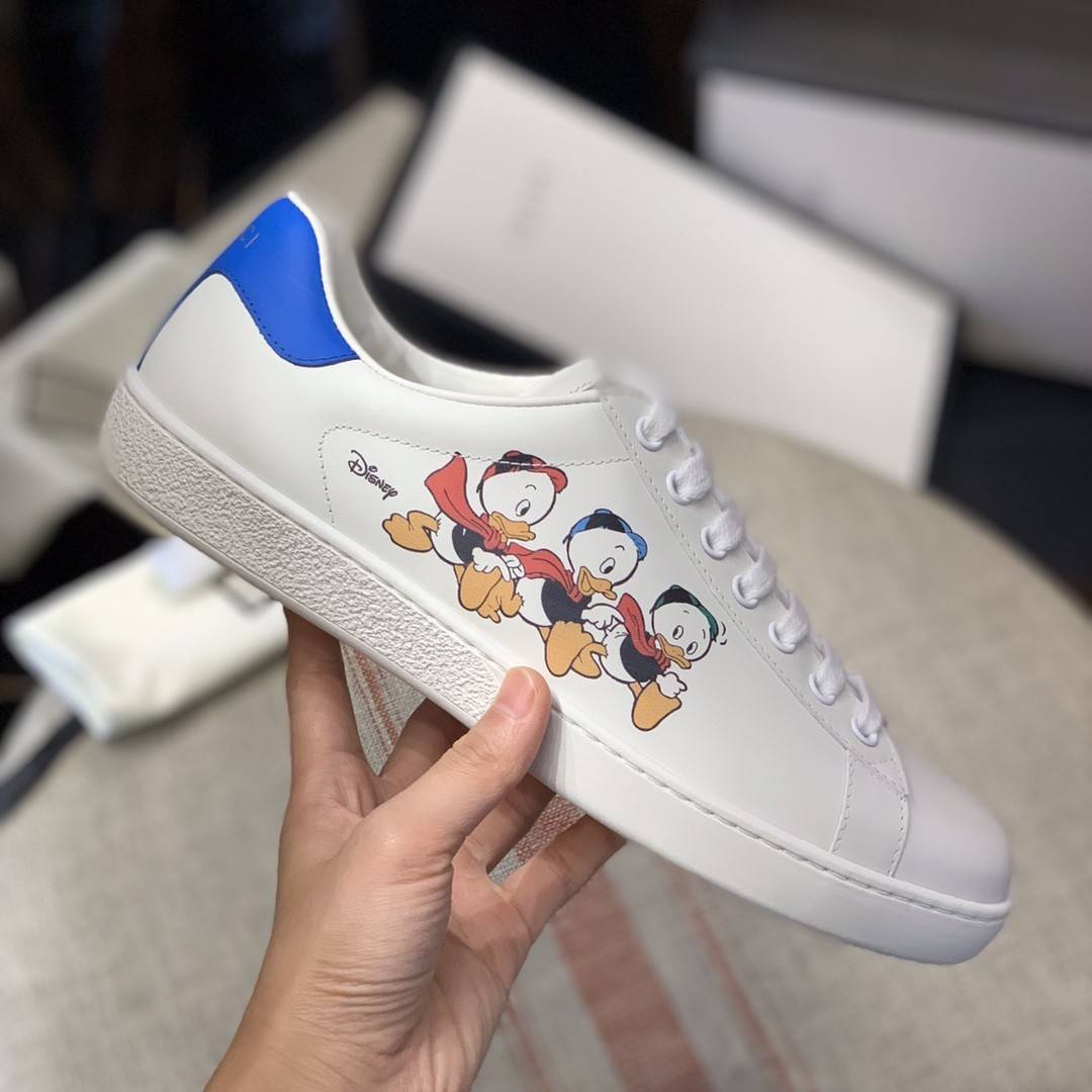 GU*Isneakers S*pport chip phone sensing