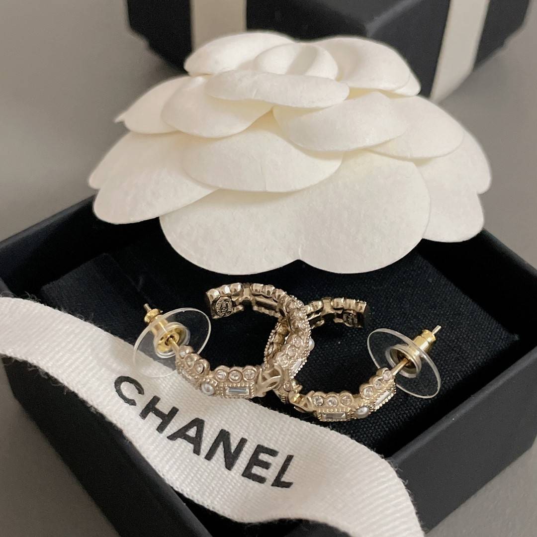 Ch**el curved drill earrings