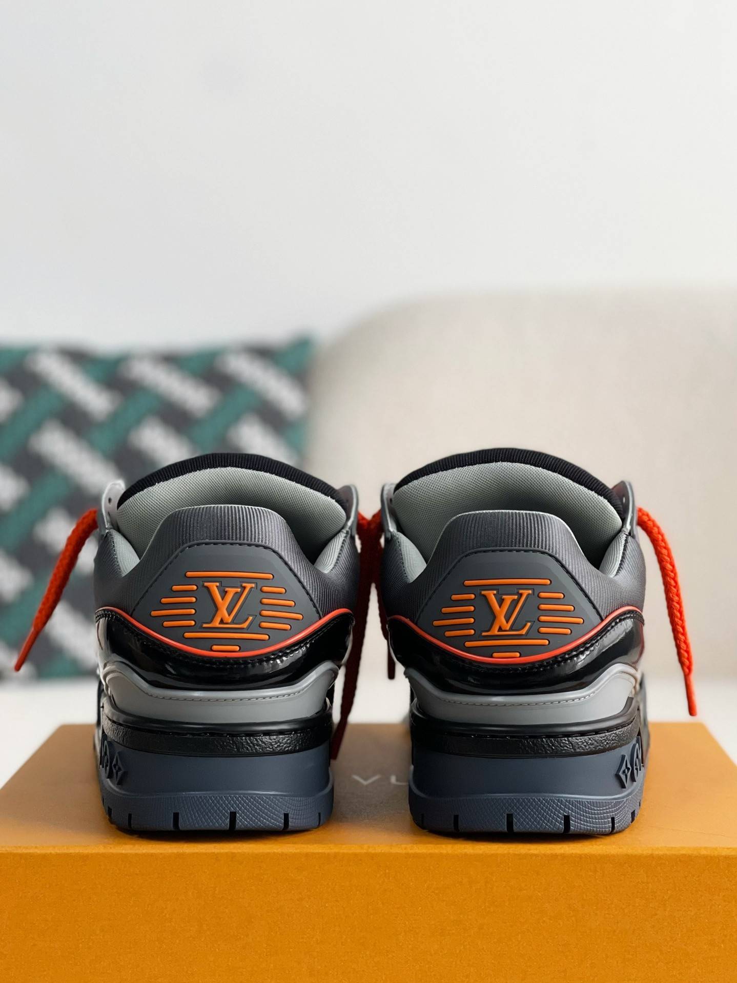 L*V TRAINER MAXI SNEAKERS