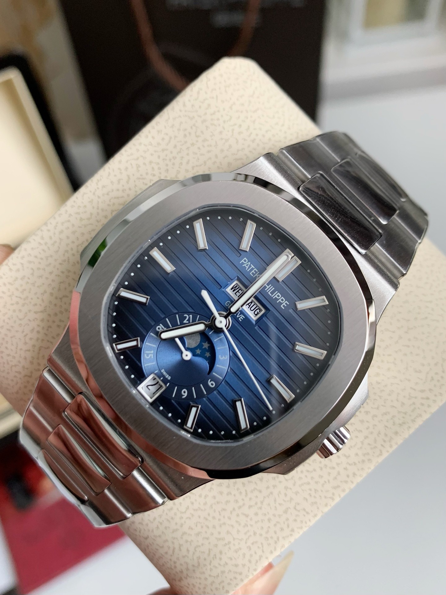 Pat*k Phi1i*pe 5726 series watch