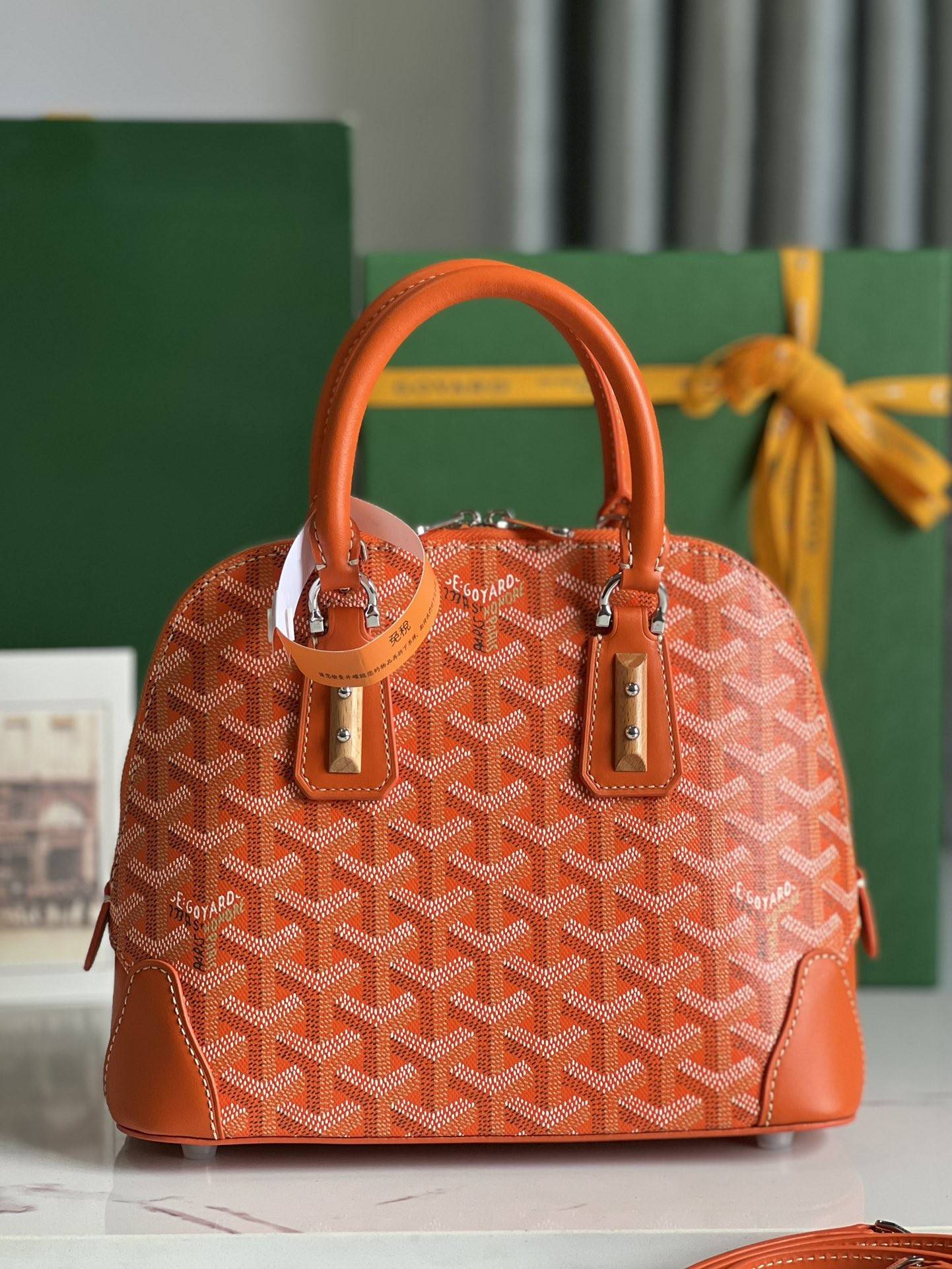 G09ard Vend?me Shell Bag, Top Quality  Size: 23 * 18.5 * 10cm      ?