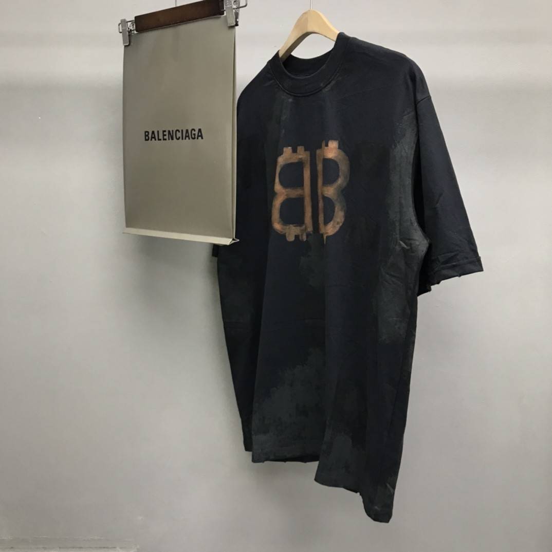 Ba1en*iaga BB Industrial Cement Painted T-Shirt