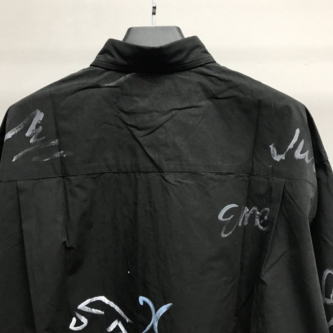 Ba1en*iaga BLCG graffiti long-sleeved shirt