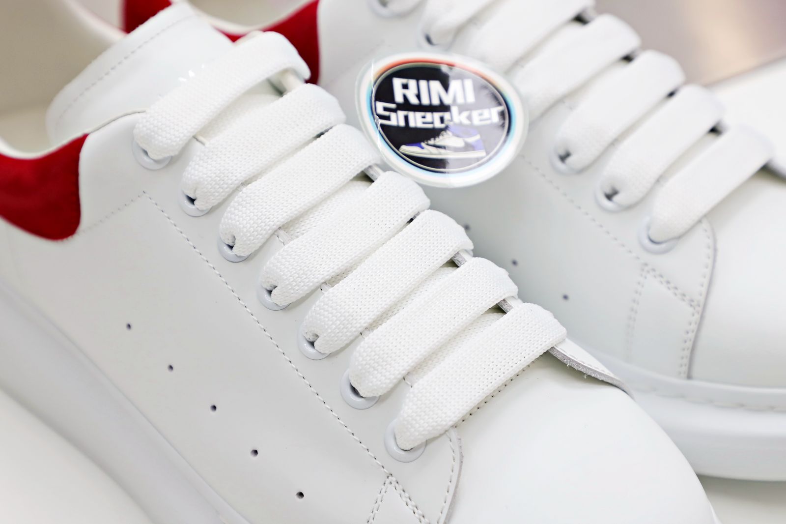 ALXNDER MC Mcqv*en WHITE SMOOTH CALF LEATHER RED SUEDE