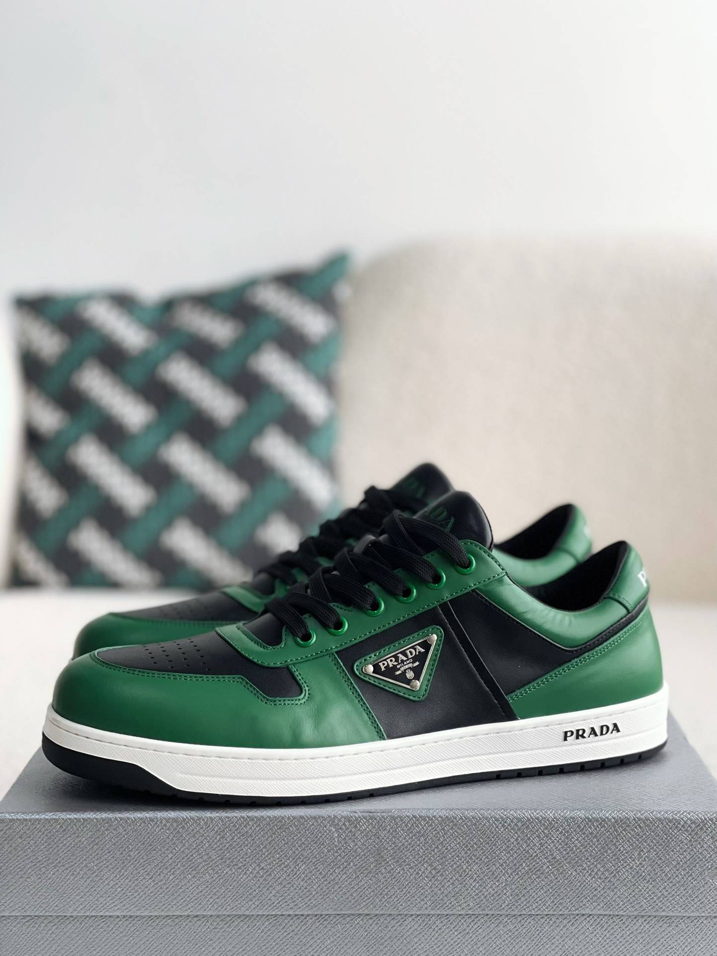 P*DA Sneakers