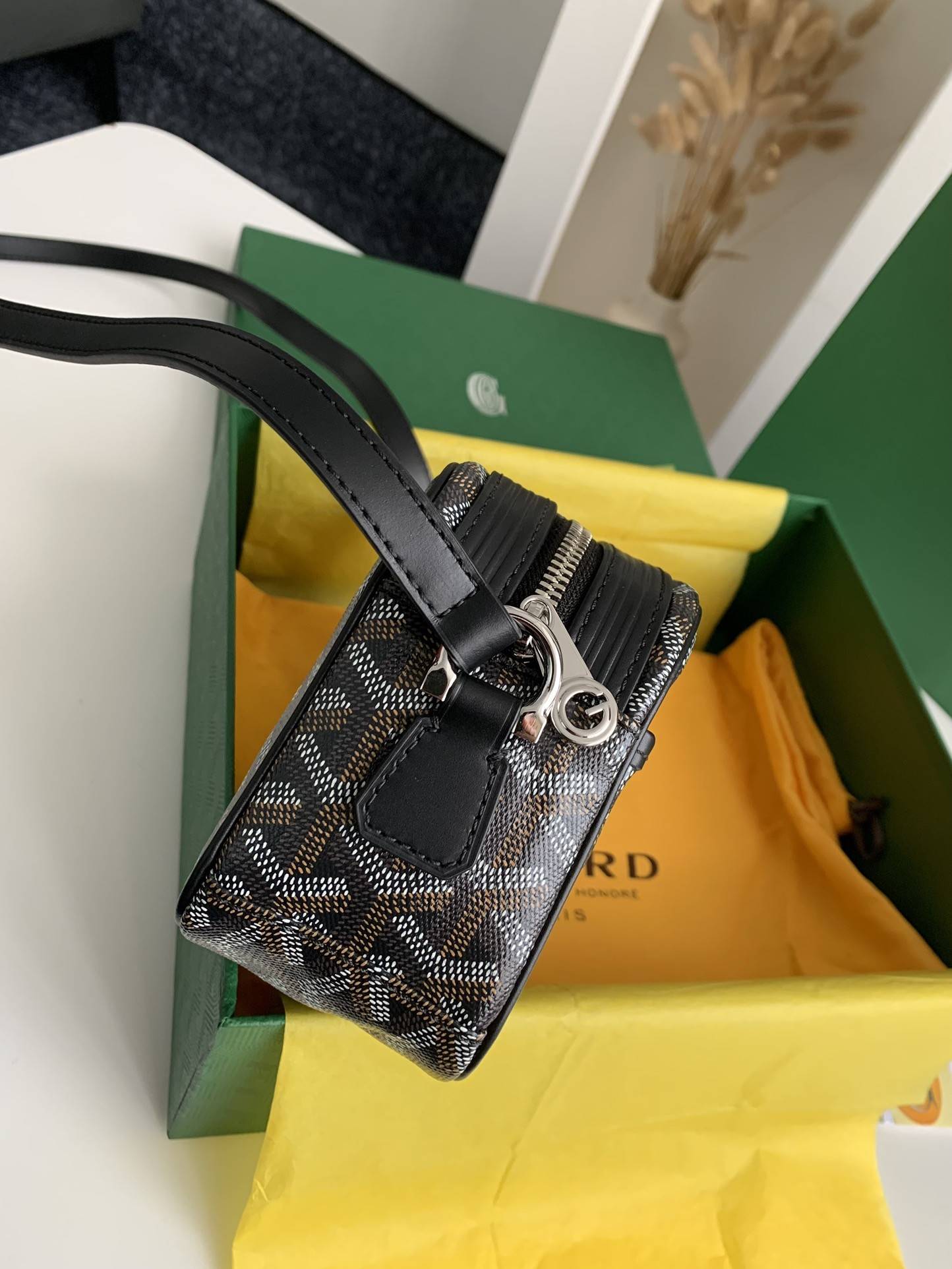 G09ard 2023 New Cap Vest Camera Bag  Size: 22 * 13 * 6.5cm