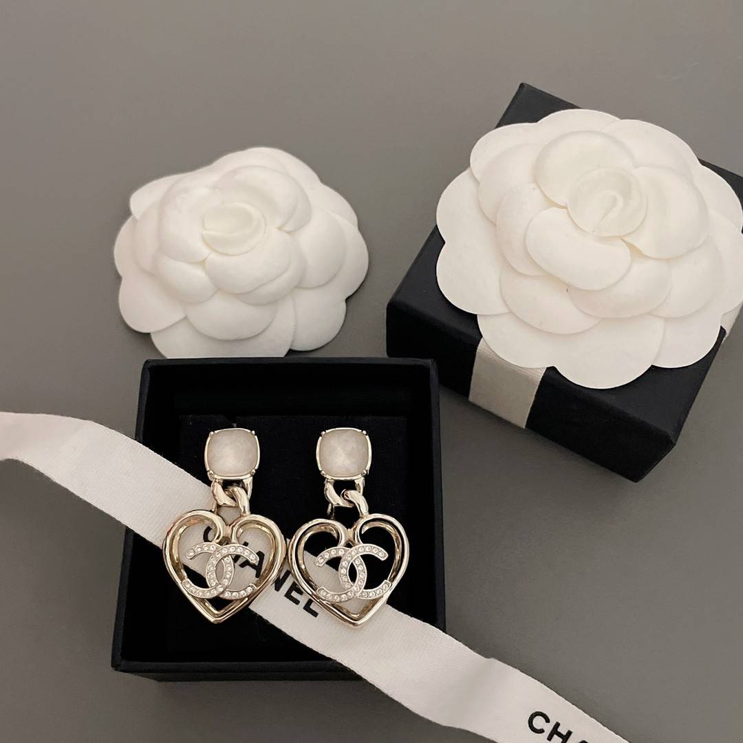Ch**el Square D1am0nd Heart Stud Earrings