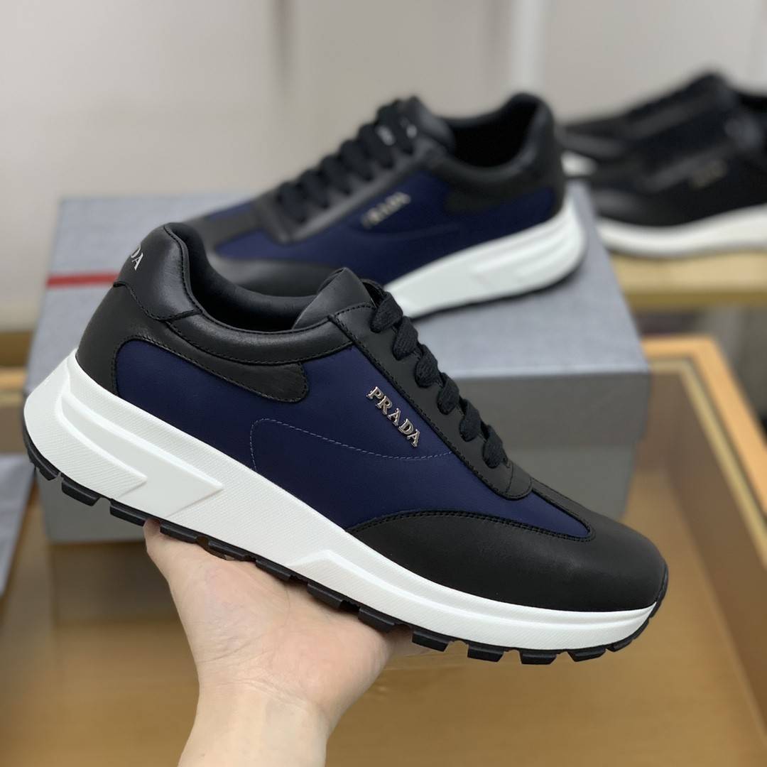 P*DA Sneakers
