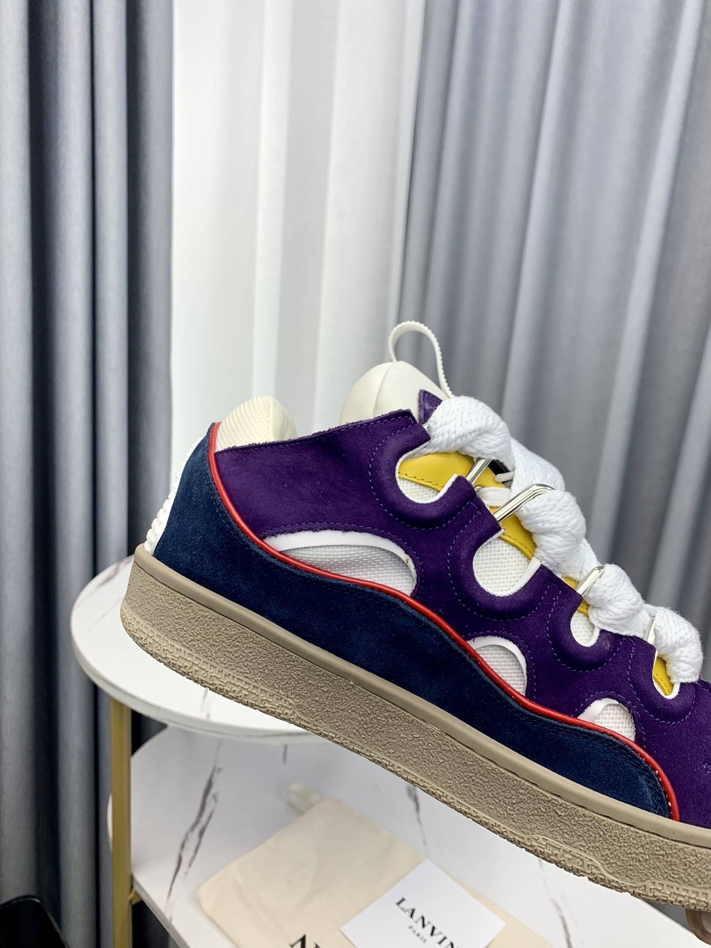 LA*N Sneaker