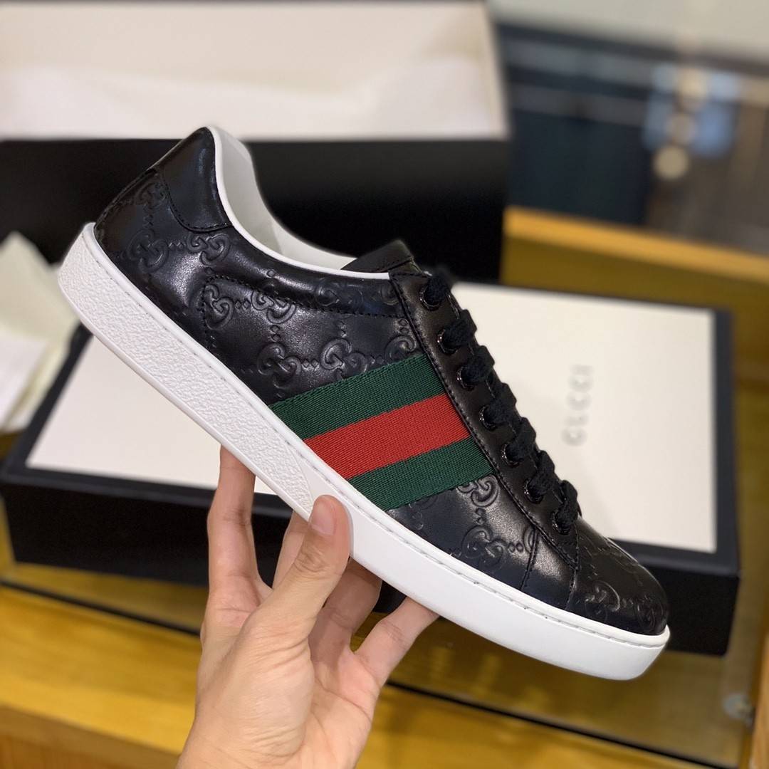 GU*Isneakers S*pport chip phone sensing