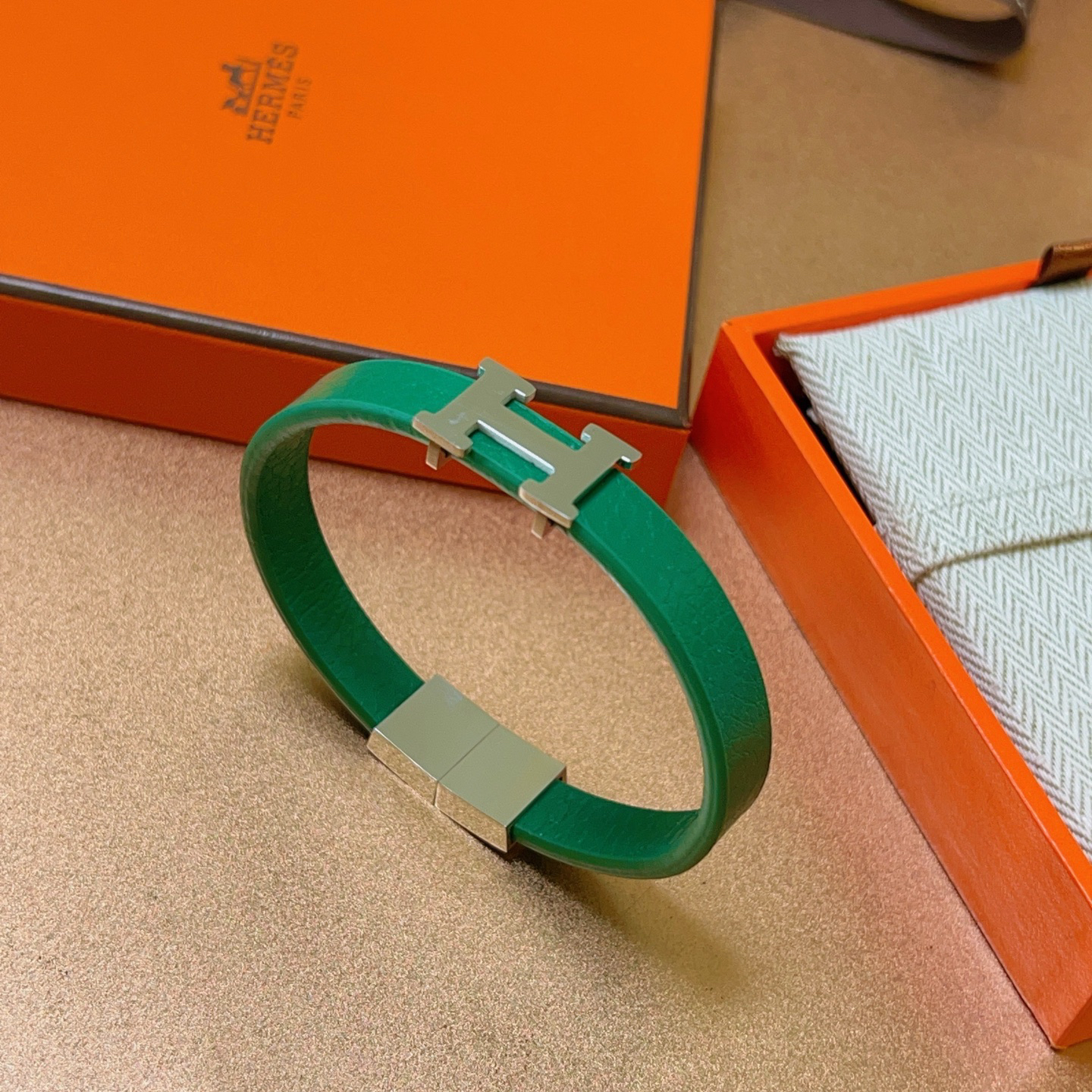H**me5 leather strap pure handmade leather material series 18k gold bracelet