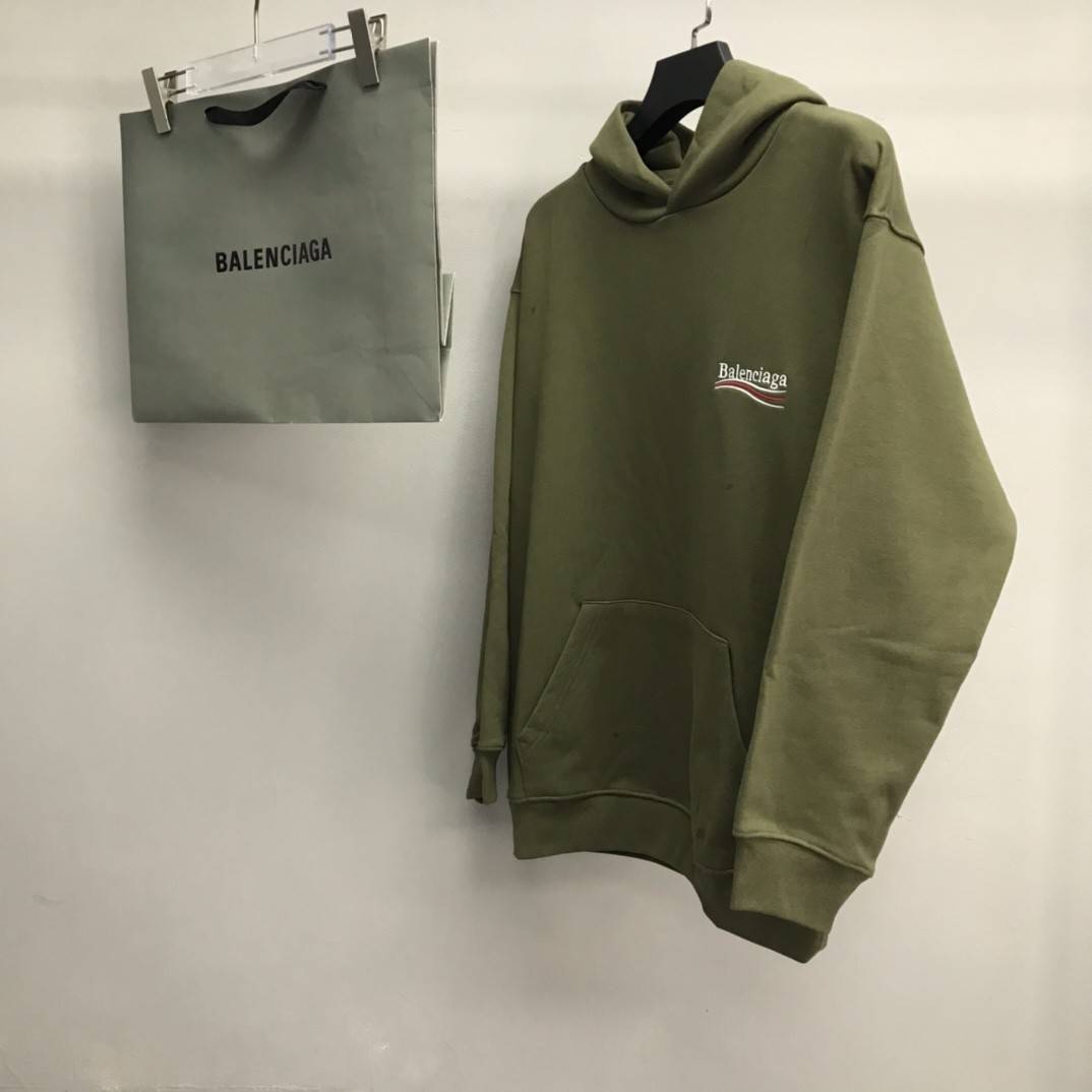 Ba1en*iaga cola lettered hoodie