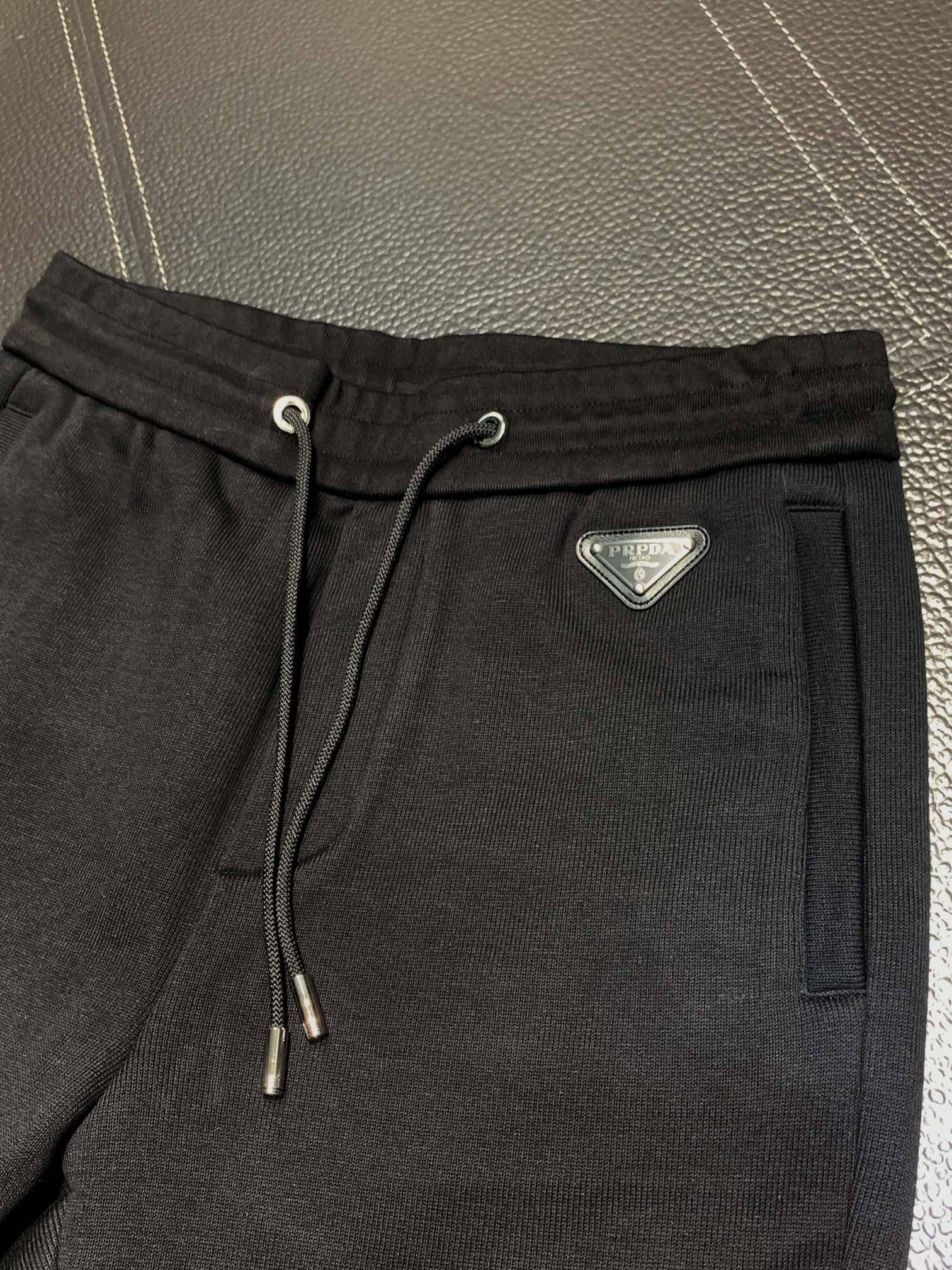 Pra*a Casual trousers