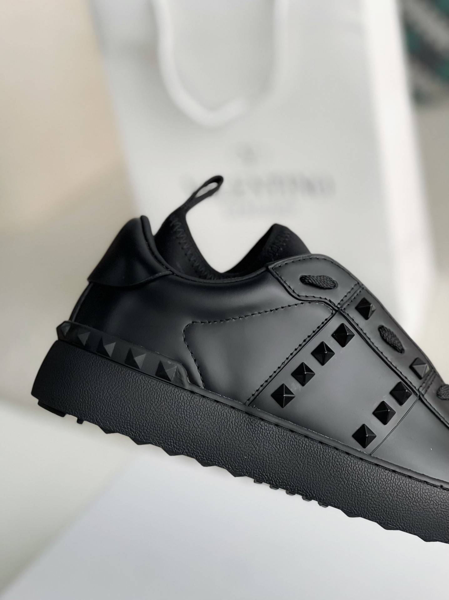 Va1e*ntin0 One Stud Sneakers