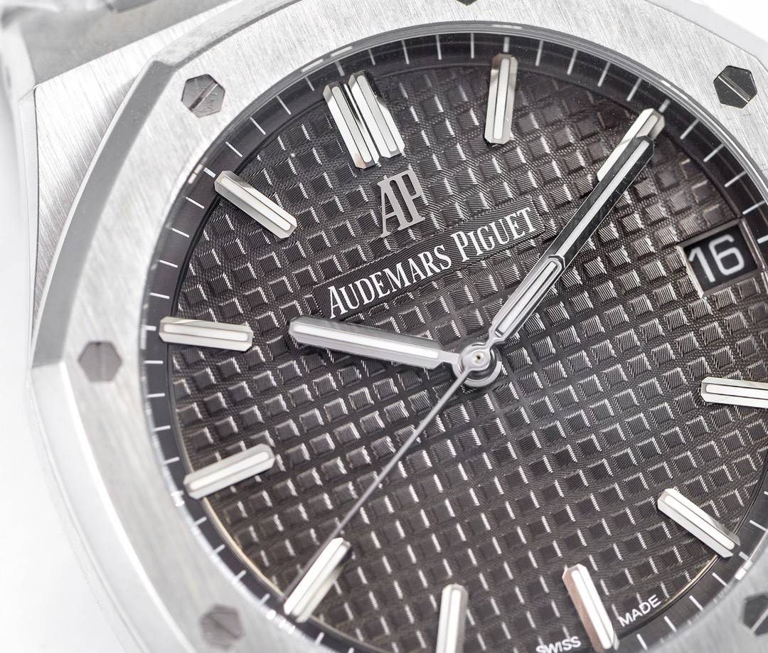 Audemars P1g*et Royal Oak 15500 Series Men